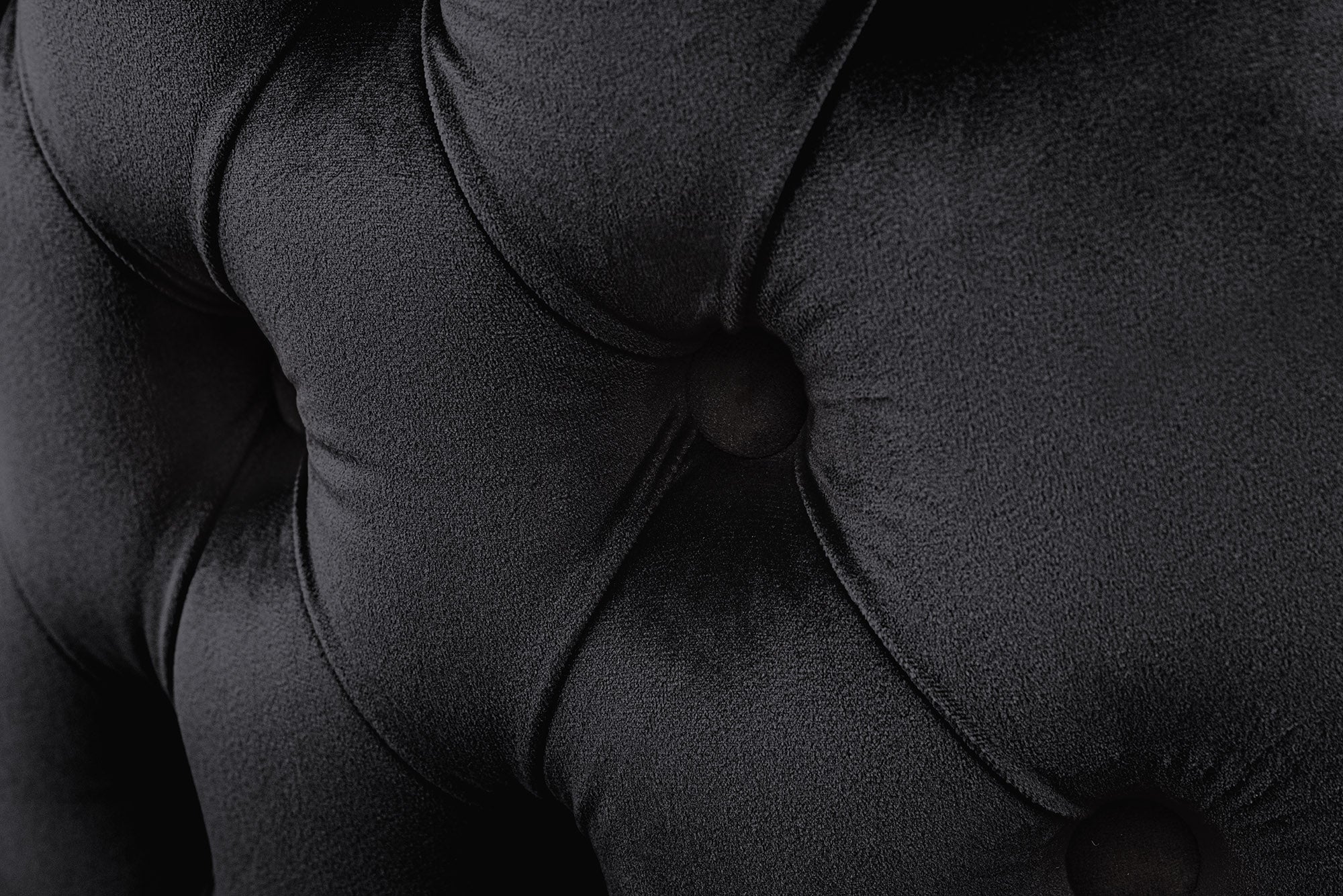 Lote de 2x sillones Chesterfield CASTLE DELUXE de terciopelo negro con remaches de cabeza de león
