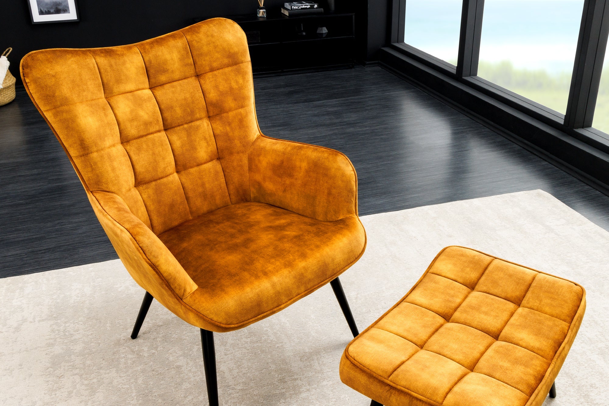 Fauteuil moderne SCANDINAVIA velours jaune moutarde pieds métal noir avec accoudoirs