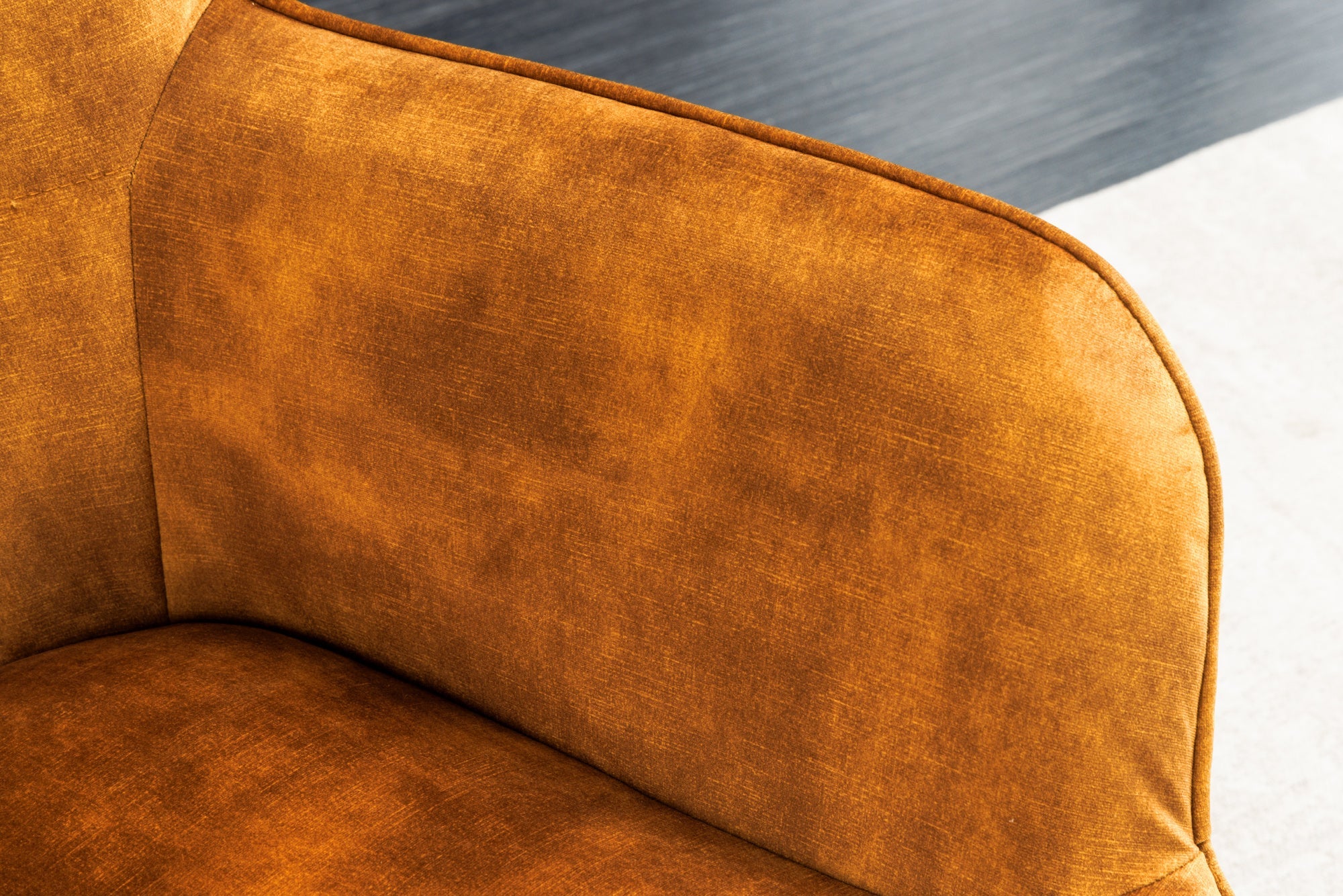 Fauteuil moderne SCANDINAVIA velours jaune moutarde pieds métal noir avec accoudoirs