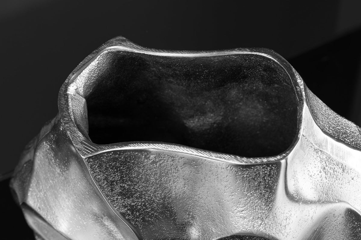 Handgefertigte Vase LIQUID 25cm silber Metall Hammerschlag Design