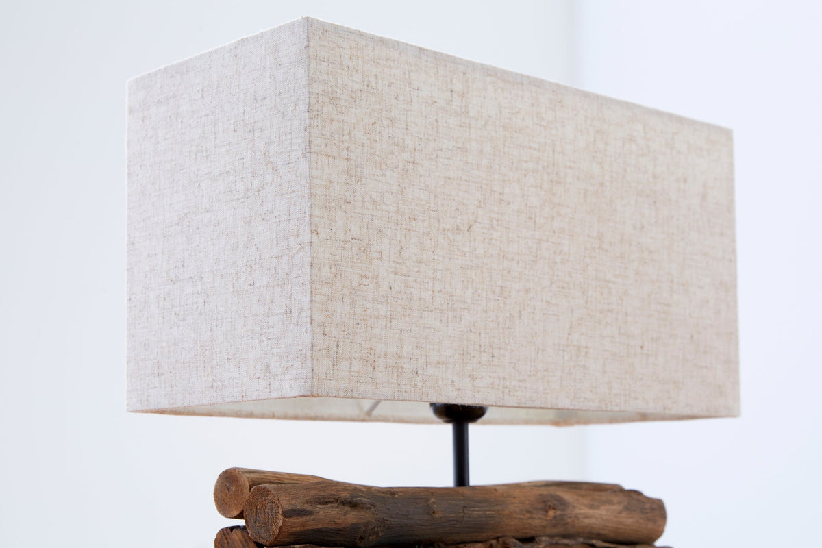 Lampe de table faite main PERIFERE 40 cm abat-jour en lin bois flotté beige