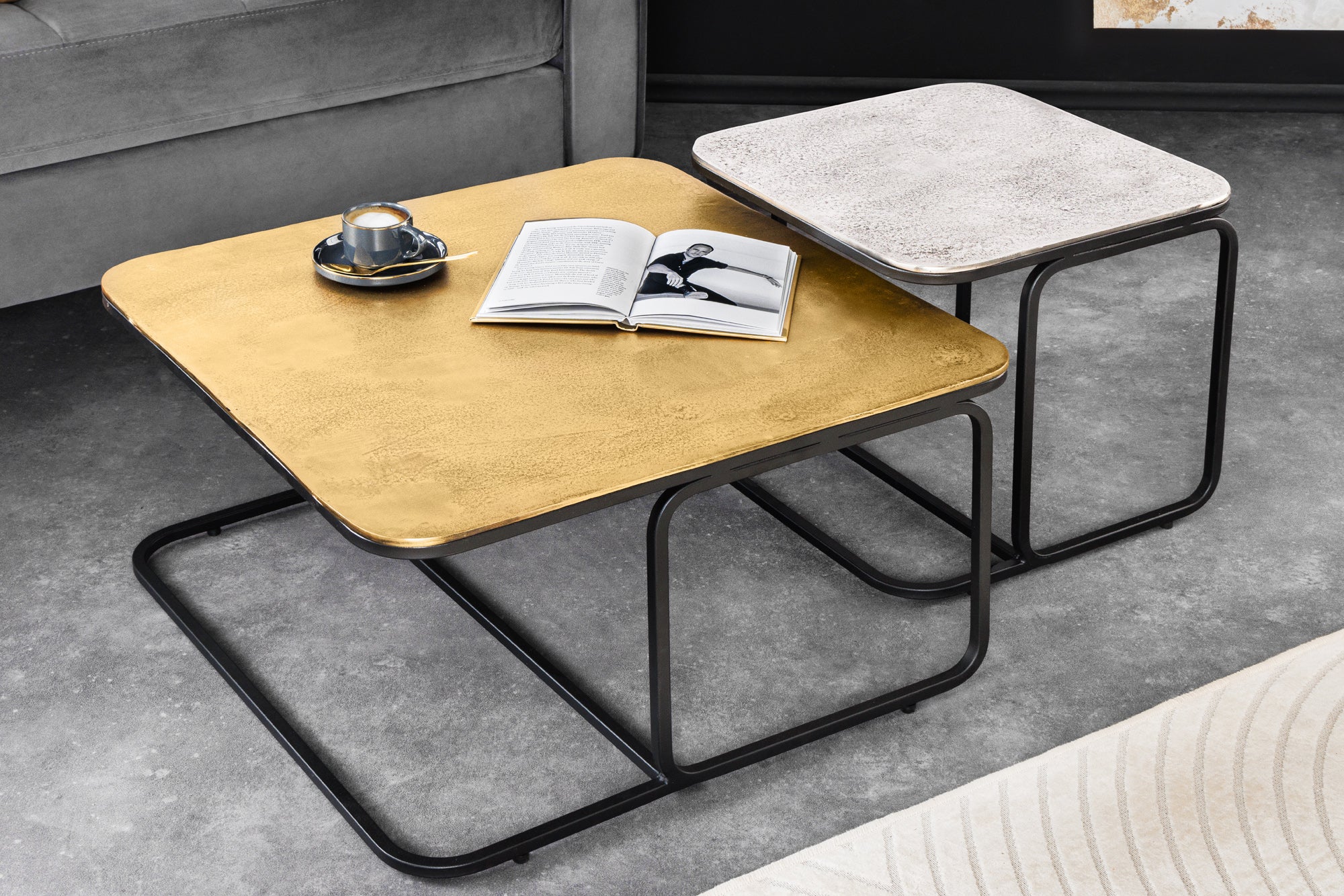 Lot de 2 tables basses ABSTRACT 60cm métal doré argent noir fait main