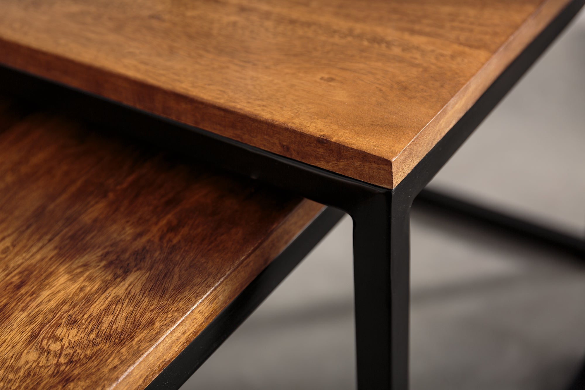 Lot de 2 tables basses design ELEMENTS 100cm bois massif finition pierre structure métal
