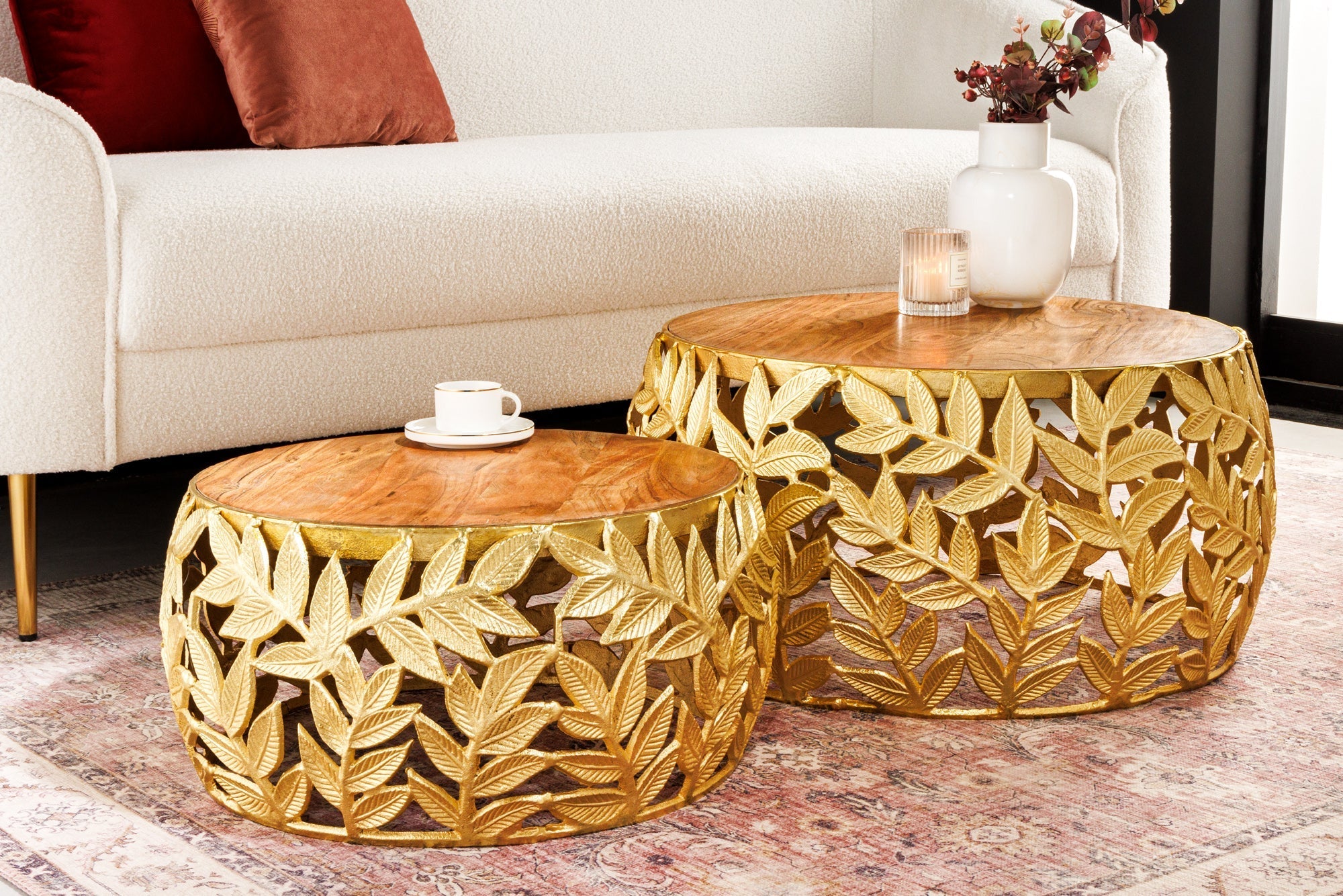 Lot de 2 tables basses rondes ABSTRACT LEAF 70cm bois massif doré naturel design feuille en métal acacia