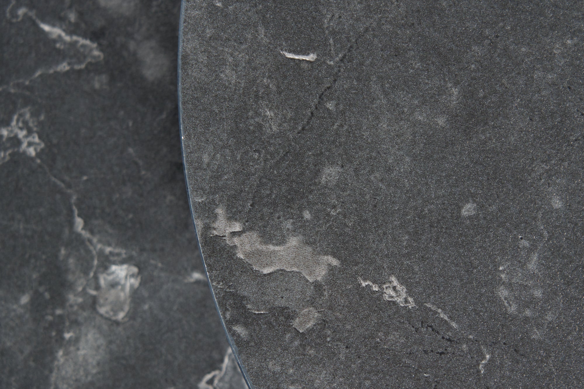 Lote de 2 mesas auxiliares ELEGANCE 45cm de mármol negro con estructura redonda de metal