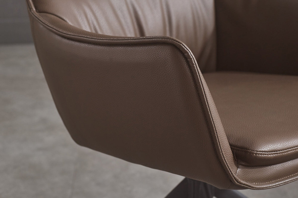 Lot de 2x Chaise design pivotante VOGUE brandy brun similicuir noir métal 360° avec accoudoir