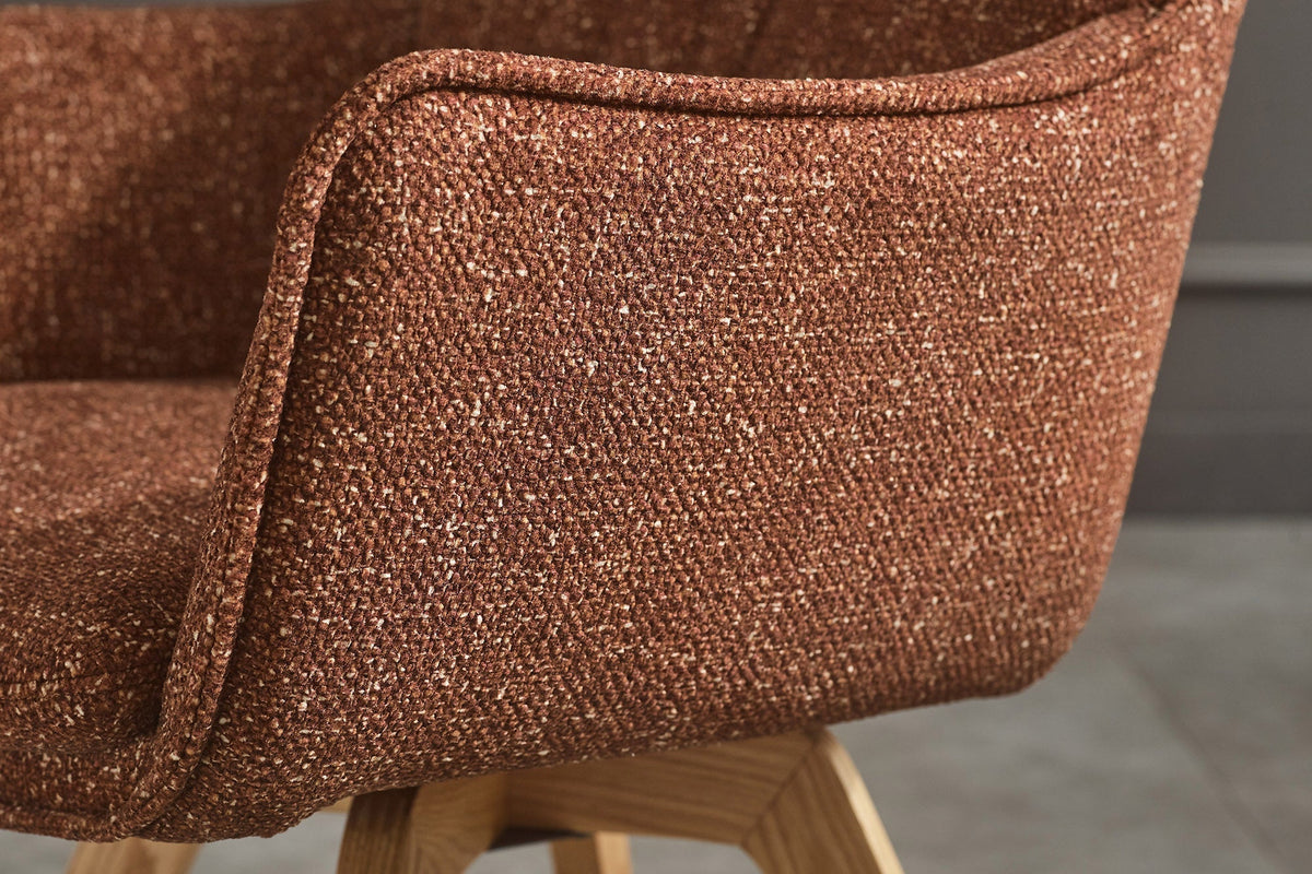 Lot de 2x Chaise design pivotante VOGUE brun rouille naturel tissu structuré chêne 360° avec accoudoir