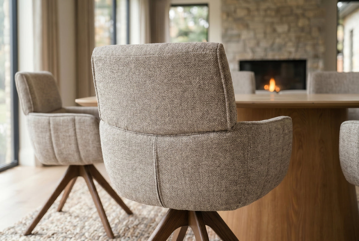 Lot de 2x Chaise pivotante UNIQUE taupe beige tissu structuré pieds en noyer avec accoudoir