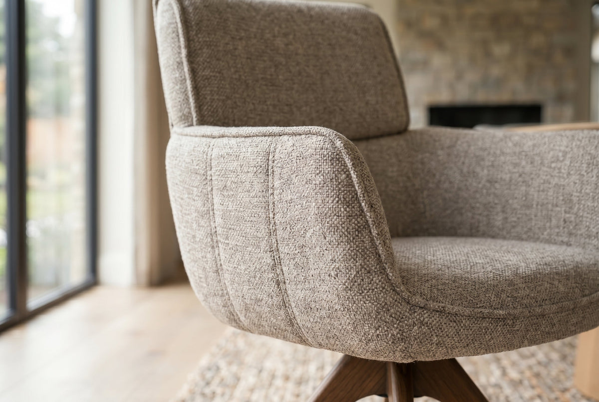 Lot de 2x Chaise pivotante UNIQUE taupe beige tissu structuré pieds en noyer avec accoudoir