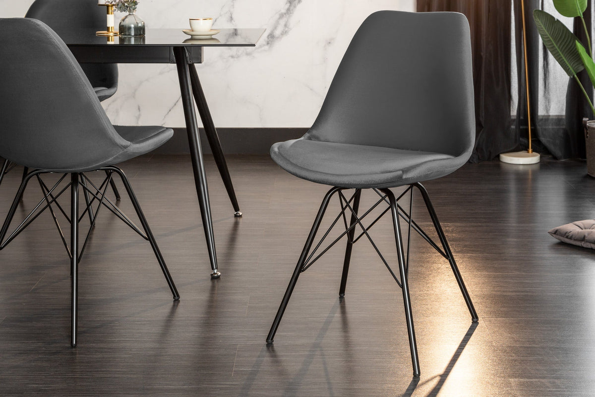 Lot de 4x Design chaise SCANDINAVIA MEISTERSTÜCK gris velours pieds métalliques noirs