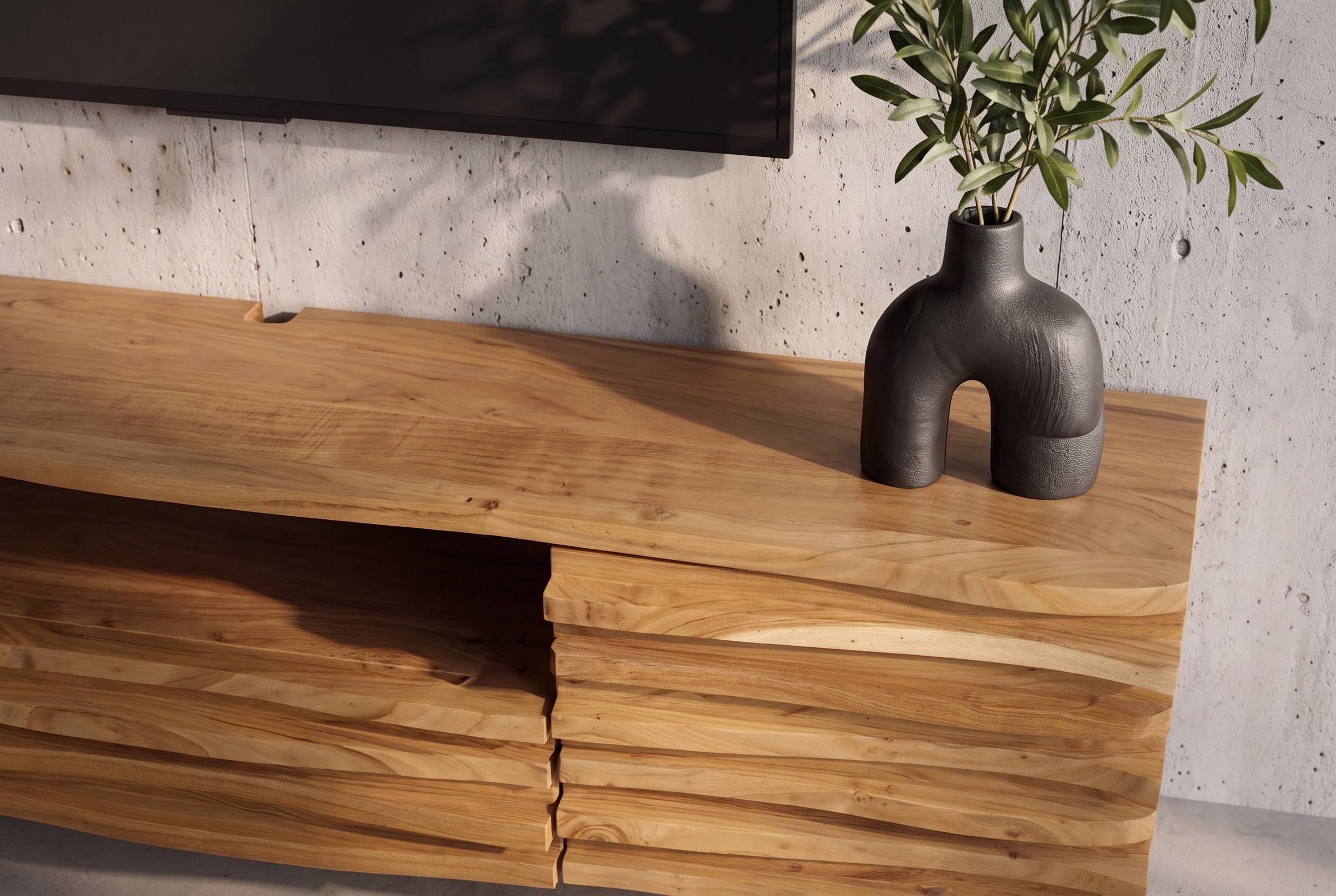Meuble TV suspendu RELIEF 200 cm en bois d’acacia massif naturel avec une façade élaborée