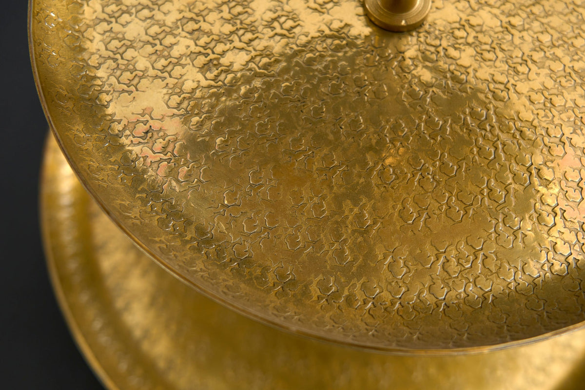 Présentoir à gâteaux design ORIENT 50cm doré finition marteau sauvage à trois niveaux
