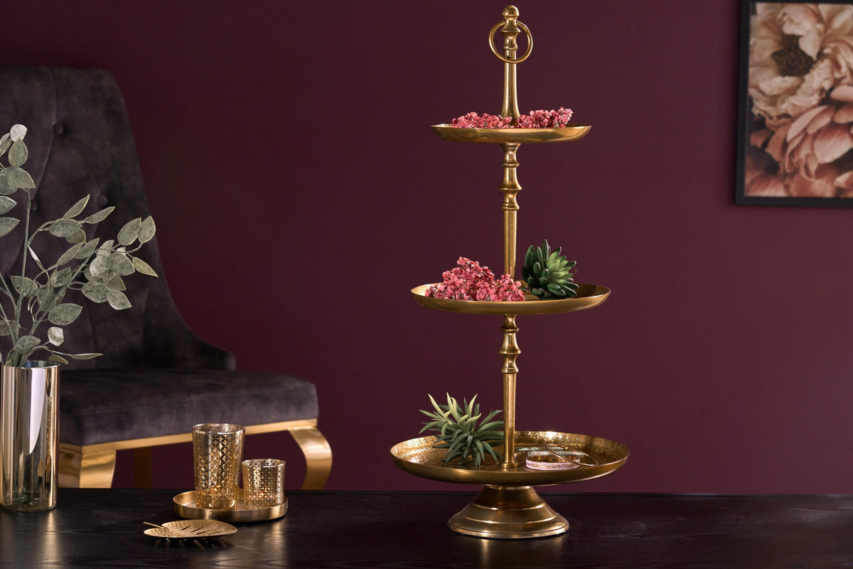 Présentoir à gâteaux design ORIENT 65cm doré finition marteau sauvage à trois niveaux