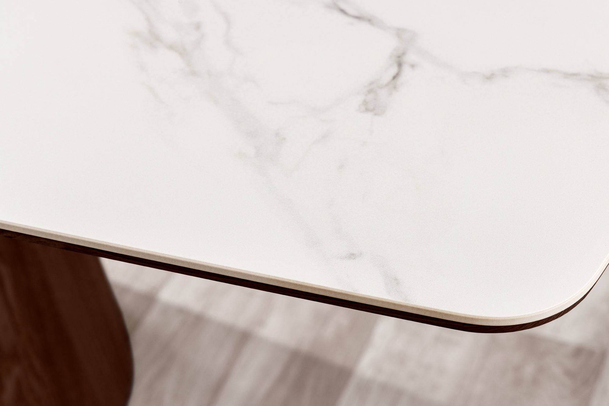 Table à manger design UNIQUE 200cm noyer blanc céramique base colonne marbre