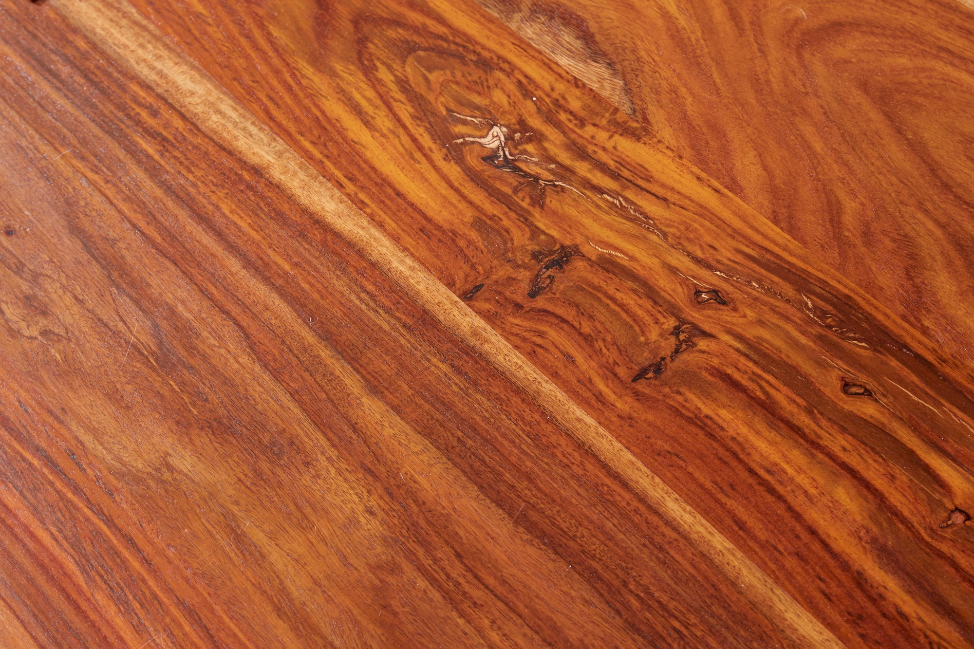 Table à manger en bois massif bordé d'arbre AMAZONAS 220 cm marron Sesham noir cadre en X