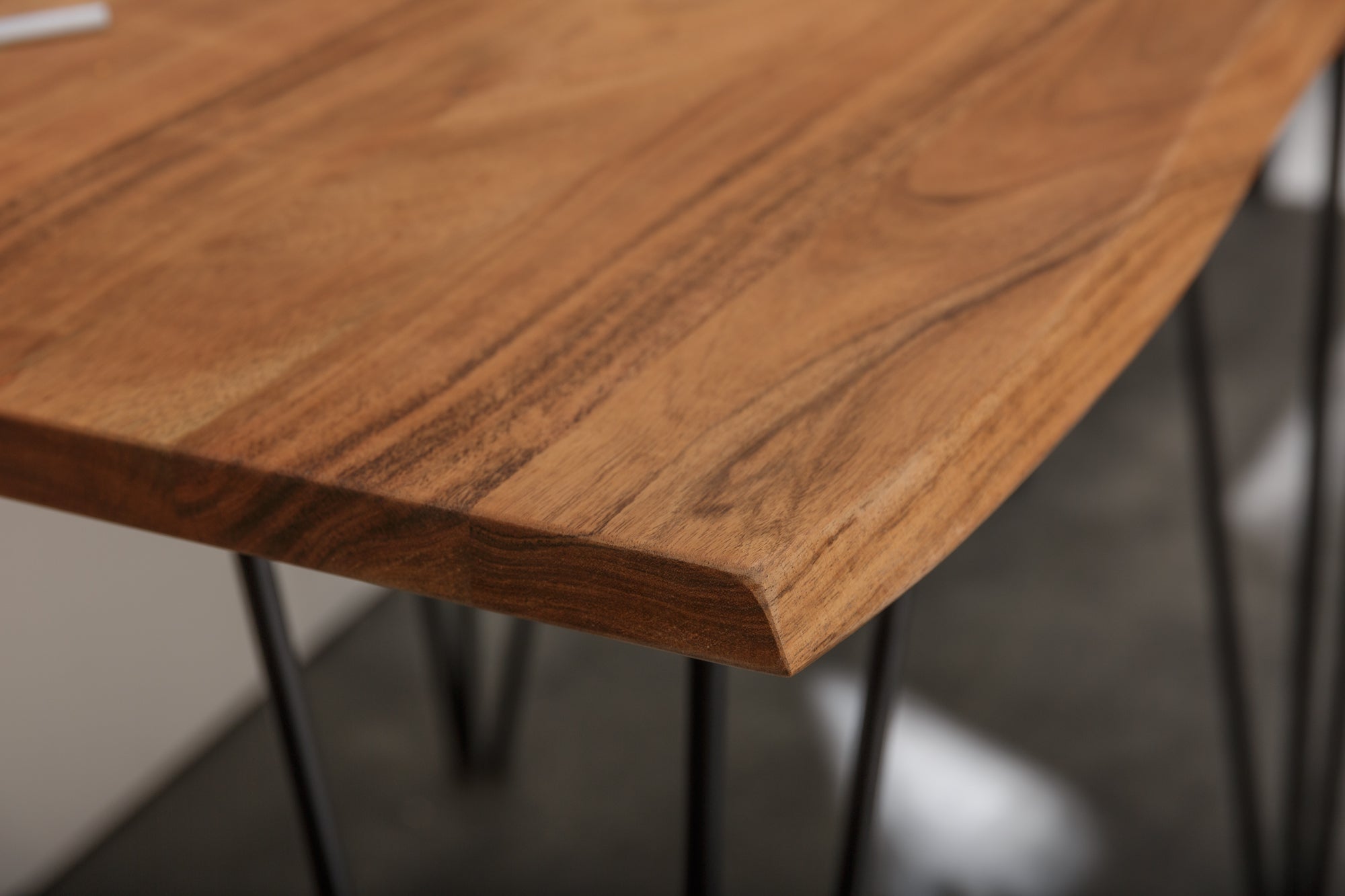 Table à manger en bois massif MAMMUT 120 cm en acacia sauvage table de cuisine bureau bord d'arbre pieds en épingle à cheveux