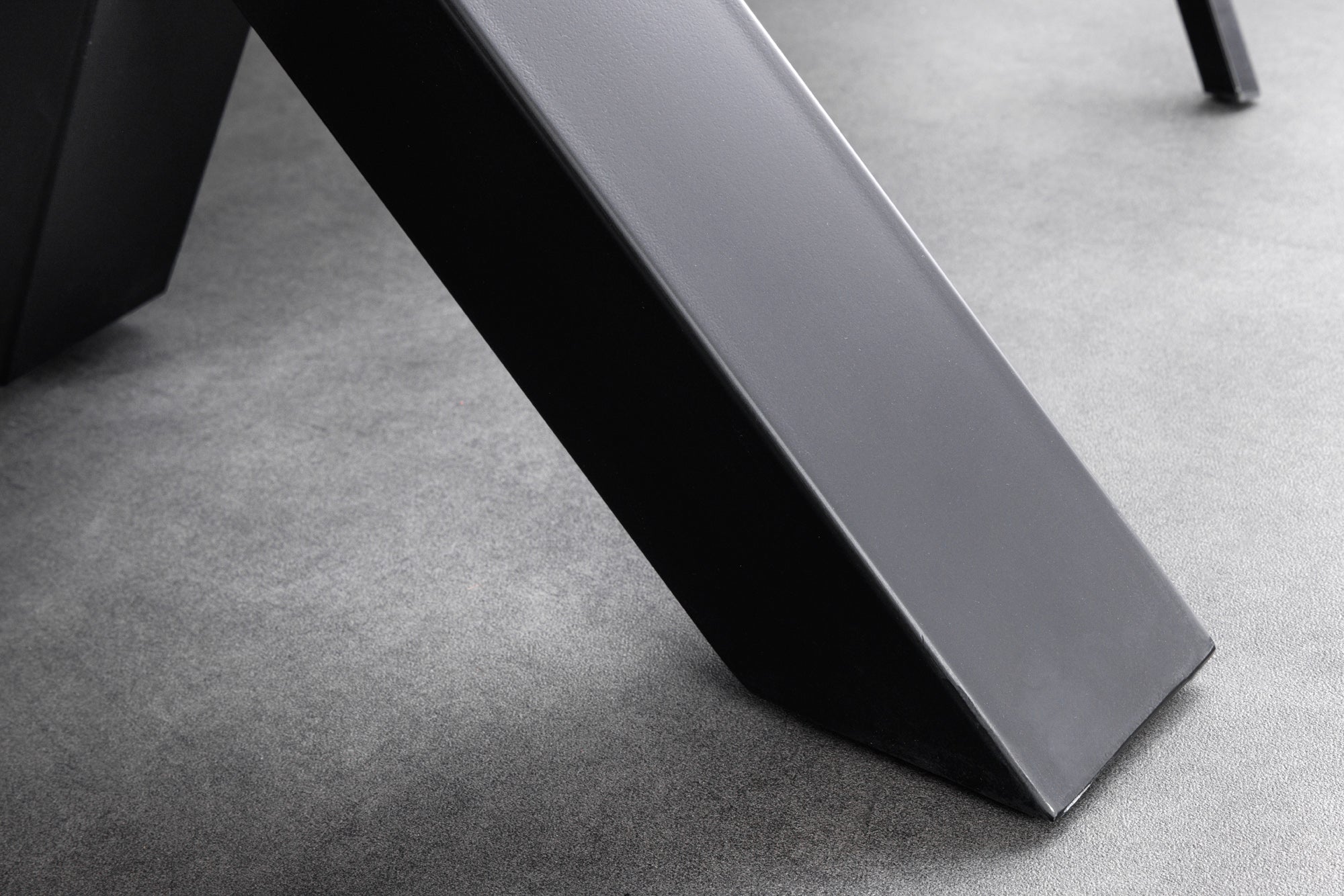 Mesa de comedor de madera maciza MAMMUT 200 cm marco en forma de X de acacia borde de metal negro tablero 5 cm