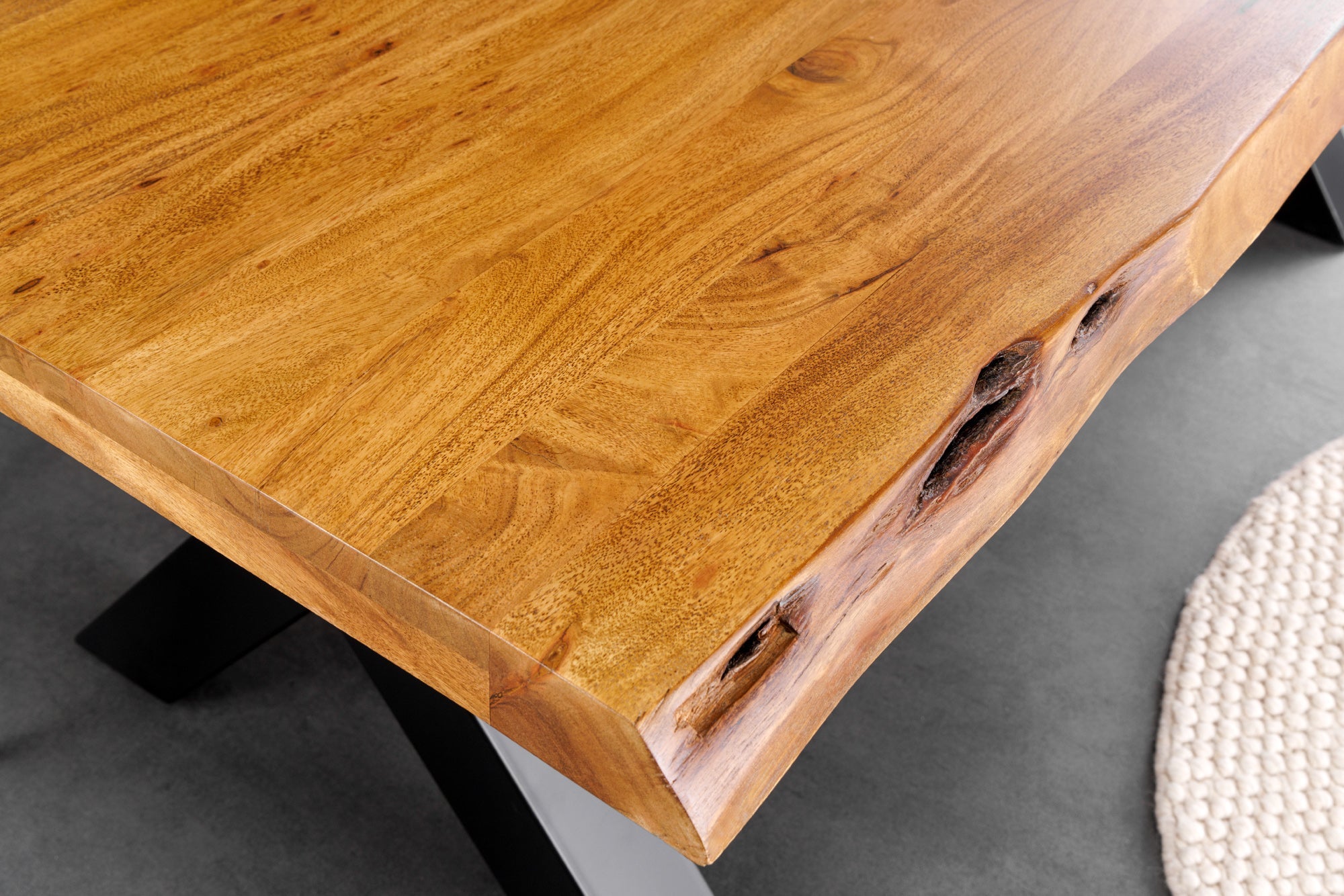 Mesa de comedor de madera maciza MAMMUT 200 cm marco en forma de X de acacia borde de metal negro tablero 5 cm