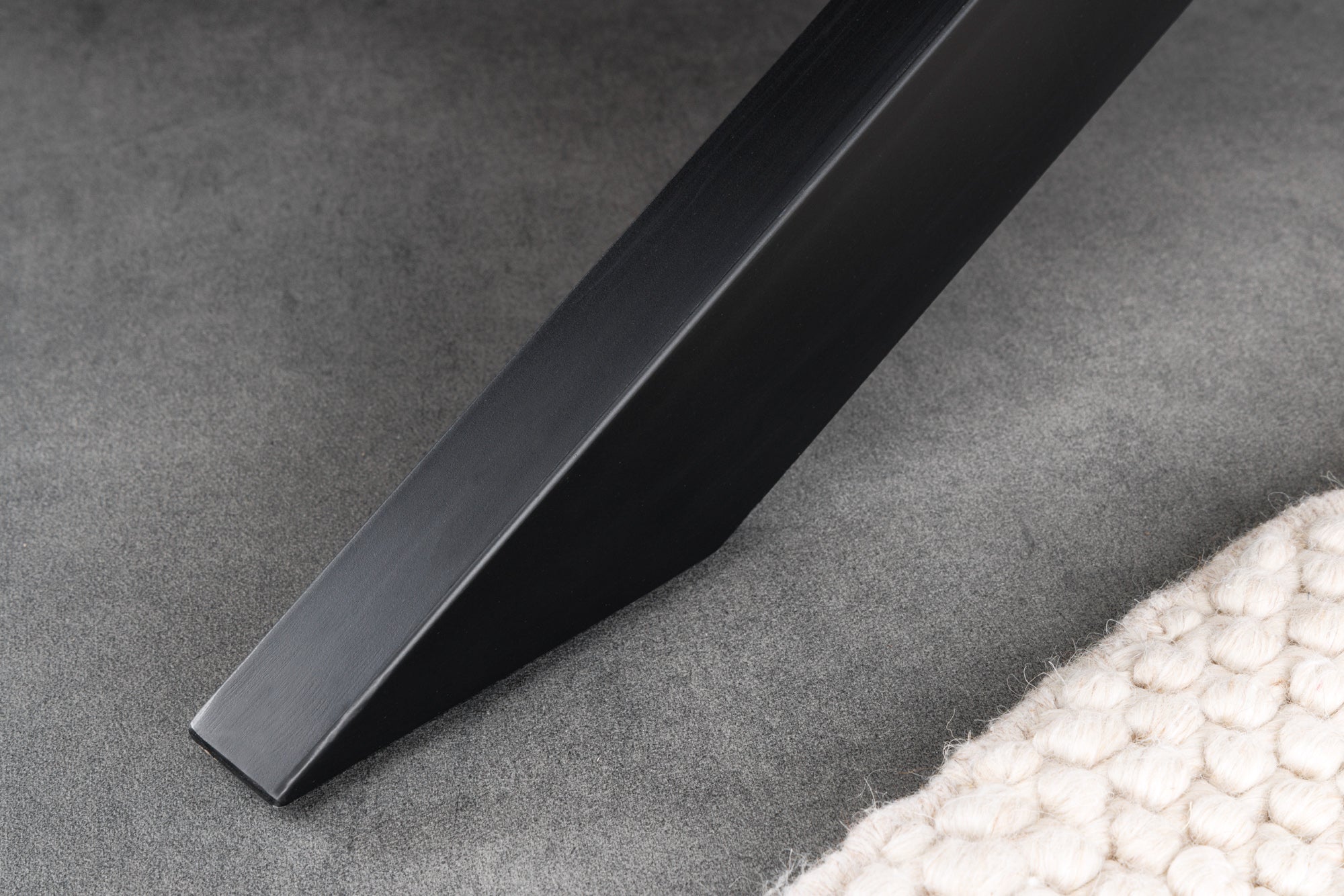 Mesa de comedor de madera maciza MAMMUT 200cm negro acacia tapa de metal borde 3,5cm