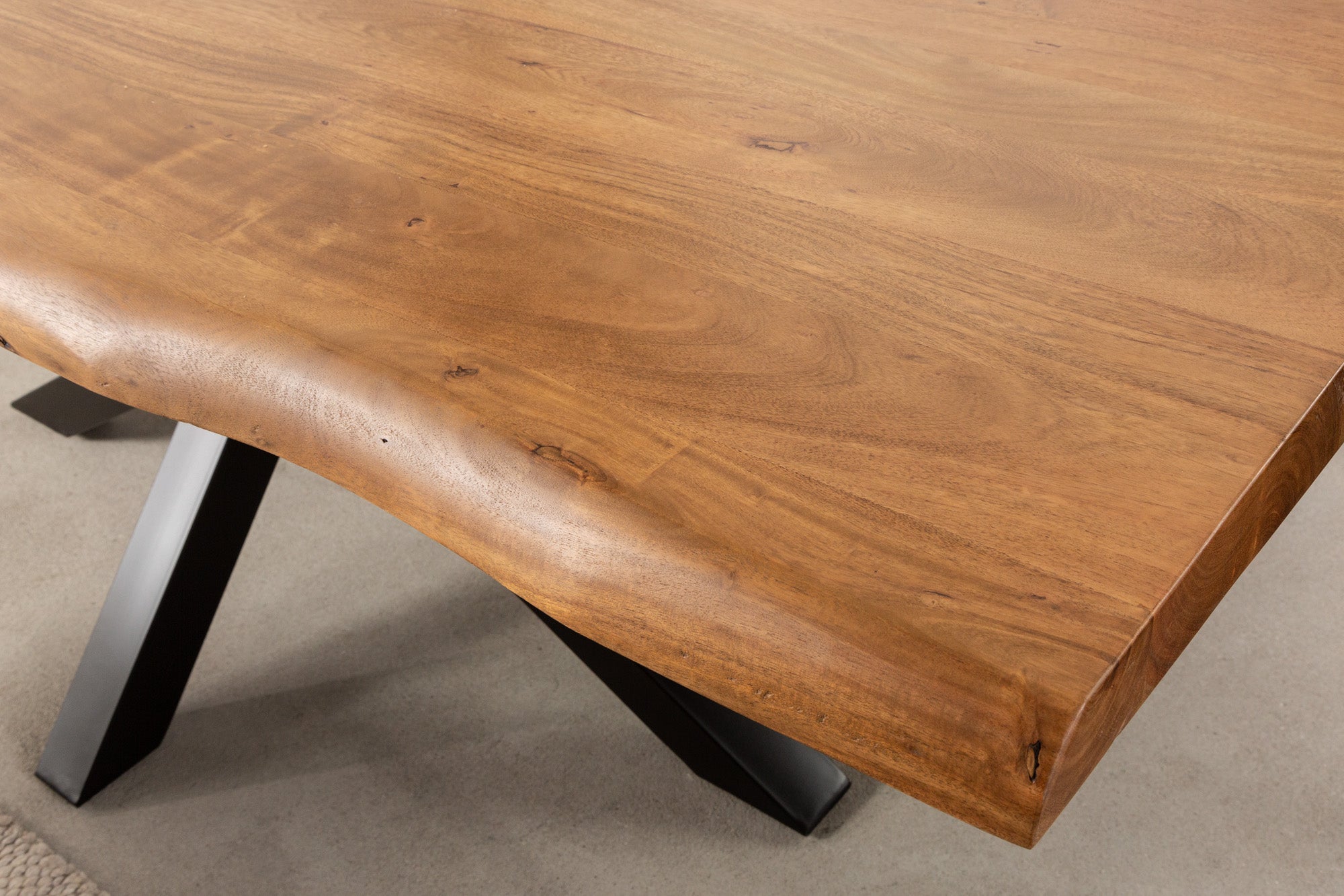 Mesa de comedor de madera maciza MAMMUT NATURE 220cm acacia marco de metal negro árbol borde superior 6cm