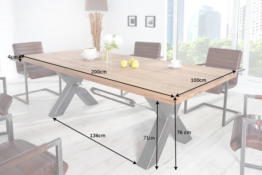 Table à manger en bois massif THOR 200cm chêne sauvage naturel huilé gris structure en X métal design industriel