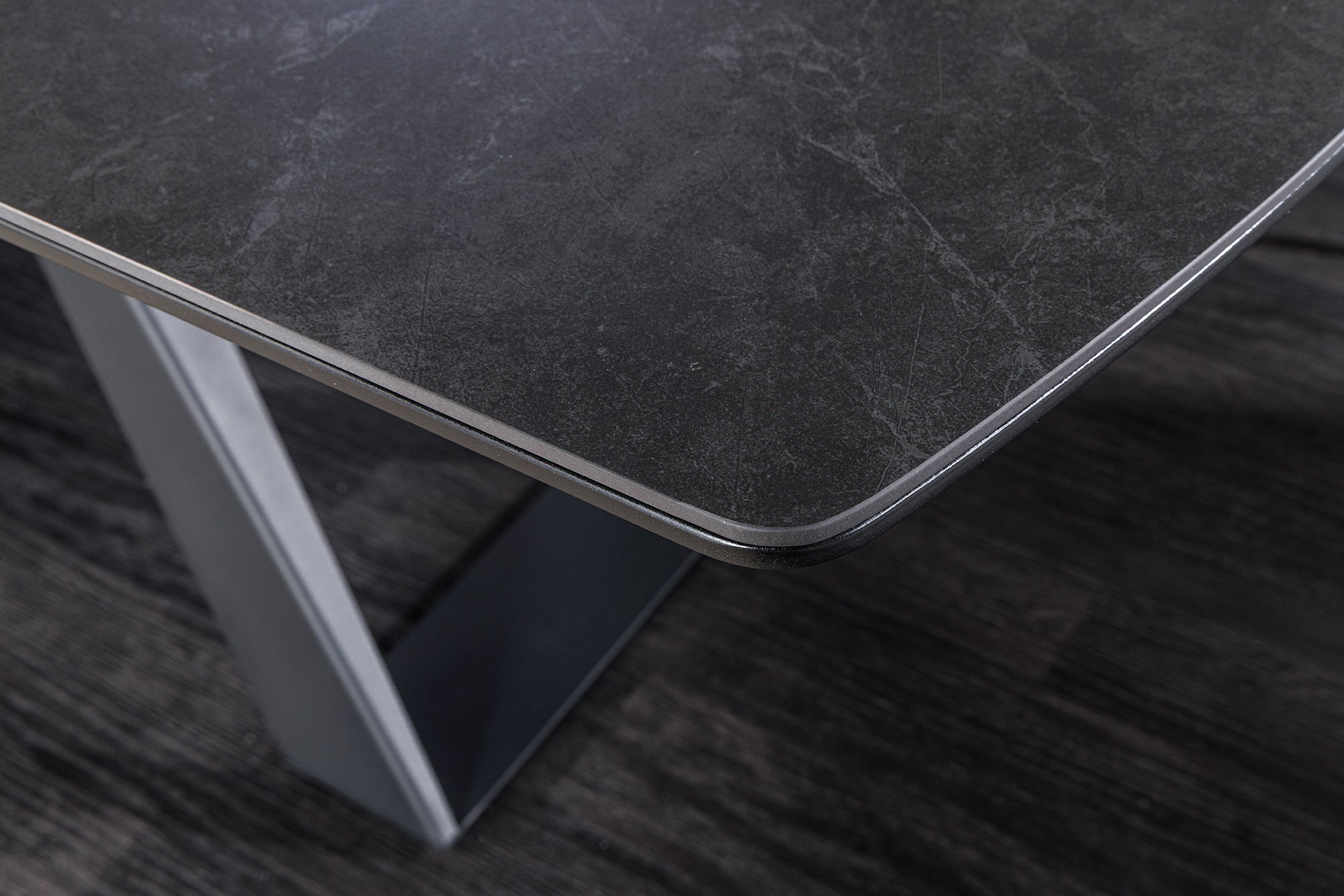 Table à manger extensible CONCORD 180-230cm céramique gris graphite métal noir
