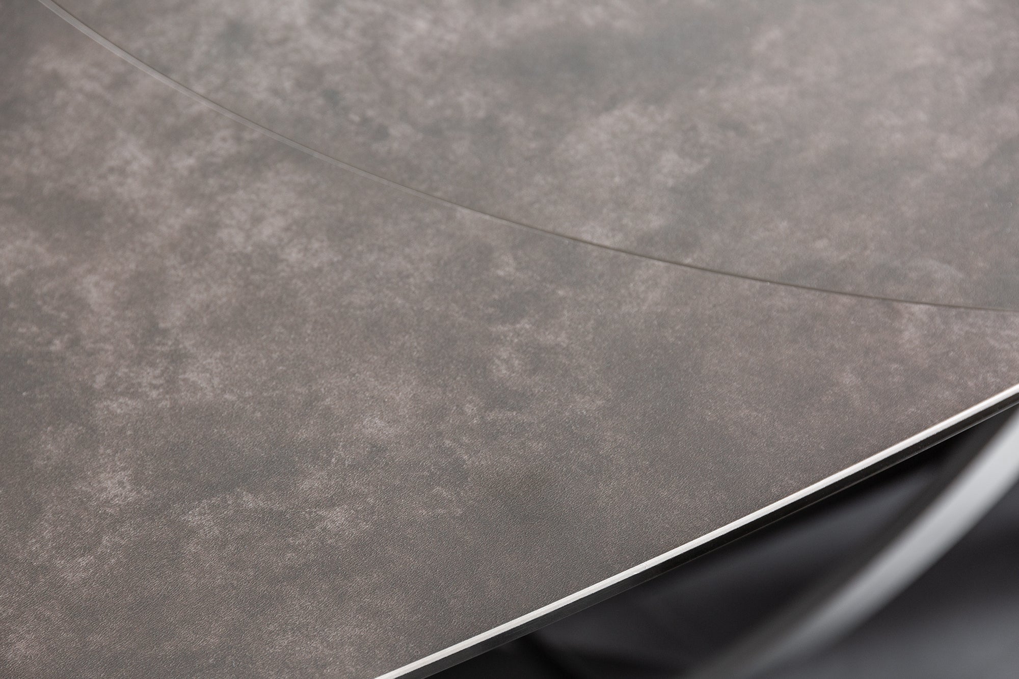 Table à manger extensible INCEPTION 130-190cm ovale en céramique anthracite fabriquée en Italie