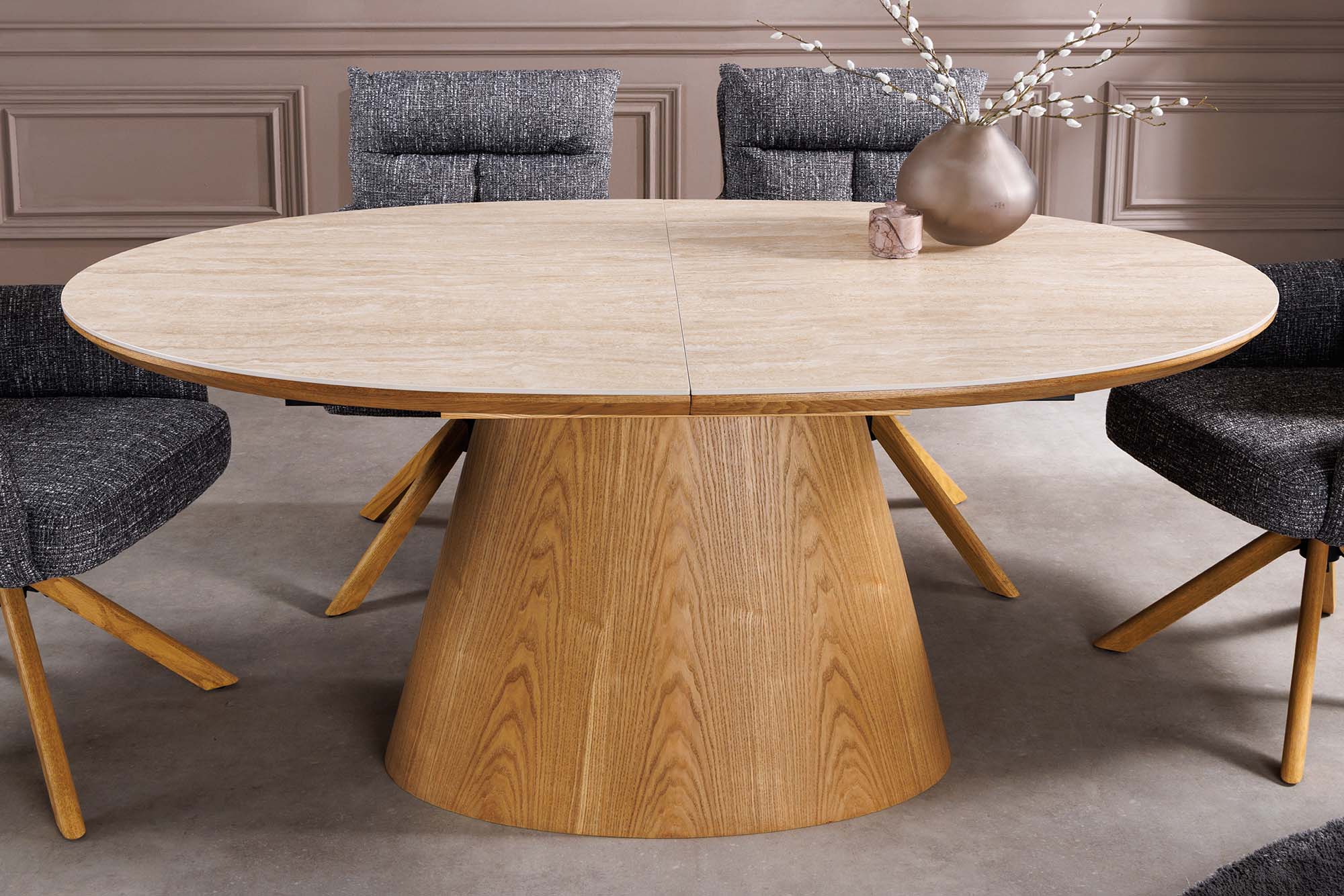 Table à manger extensible UNIQUE 160-200cm bois de chêne naturel travertin base colonne en céramique