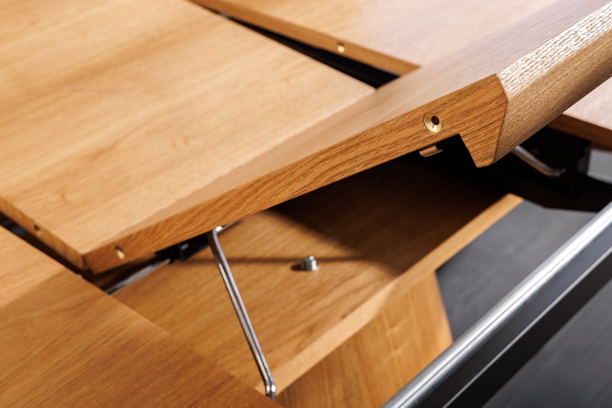 Table à manger extensible UNIQUE 160-200cm en bois de chêne naturel avec piètement colonne