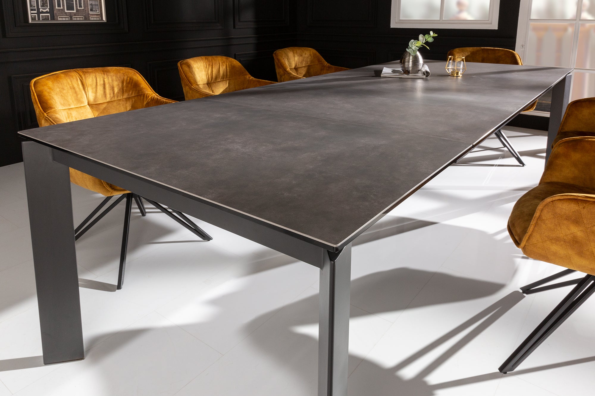 Table à manger extensible X7 180-240 cm en céramique anthracite fabriquée en Italie