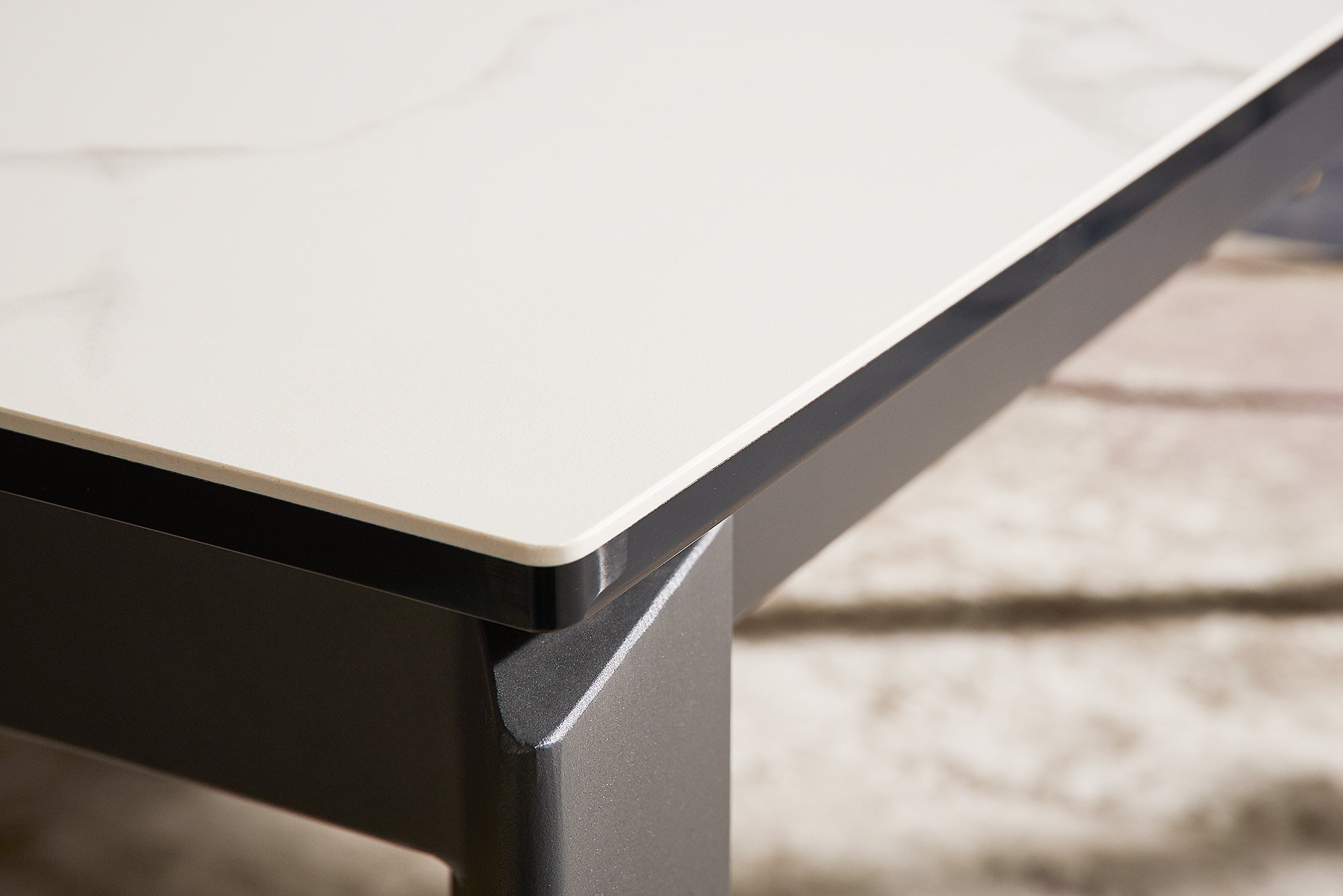 Table à manger extensible X7 180-240 cm en marbre blanc céramique fabriquée en Italie