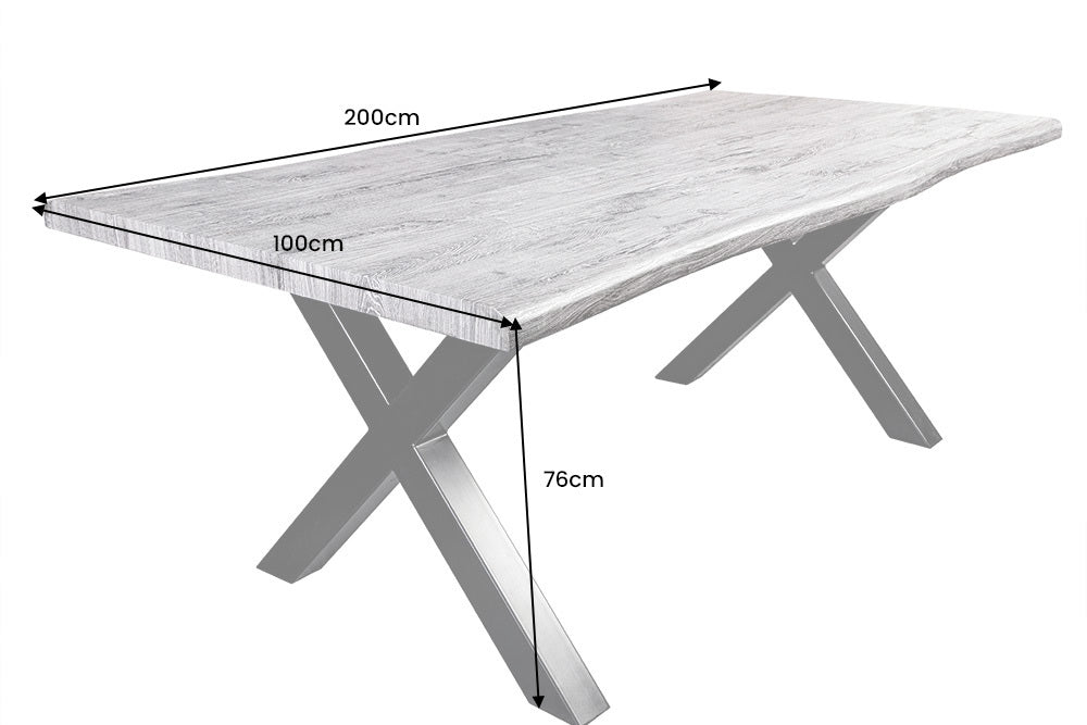 Table à manger industrielle WILD 200 cm chêne sauvage gris cérusé, bord d'arbre, cadre en X noir