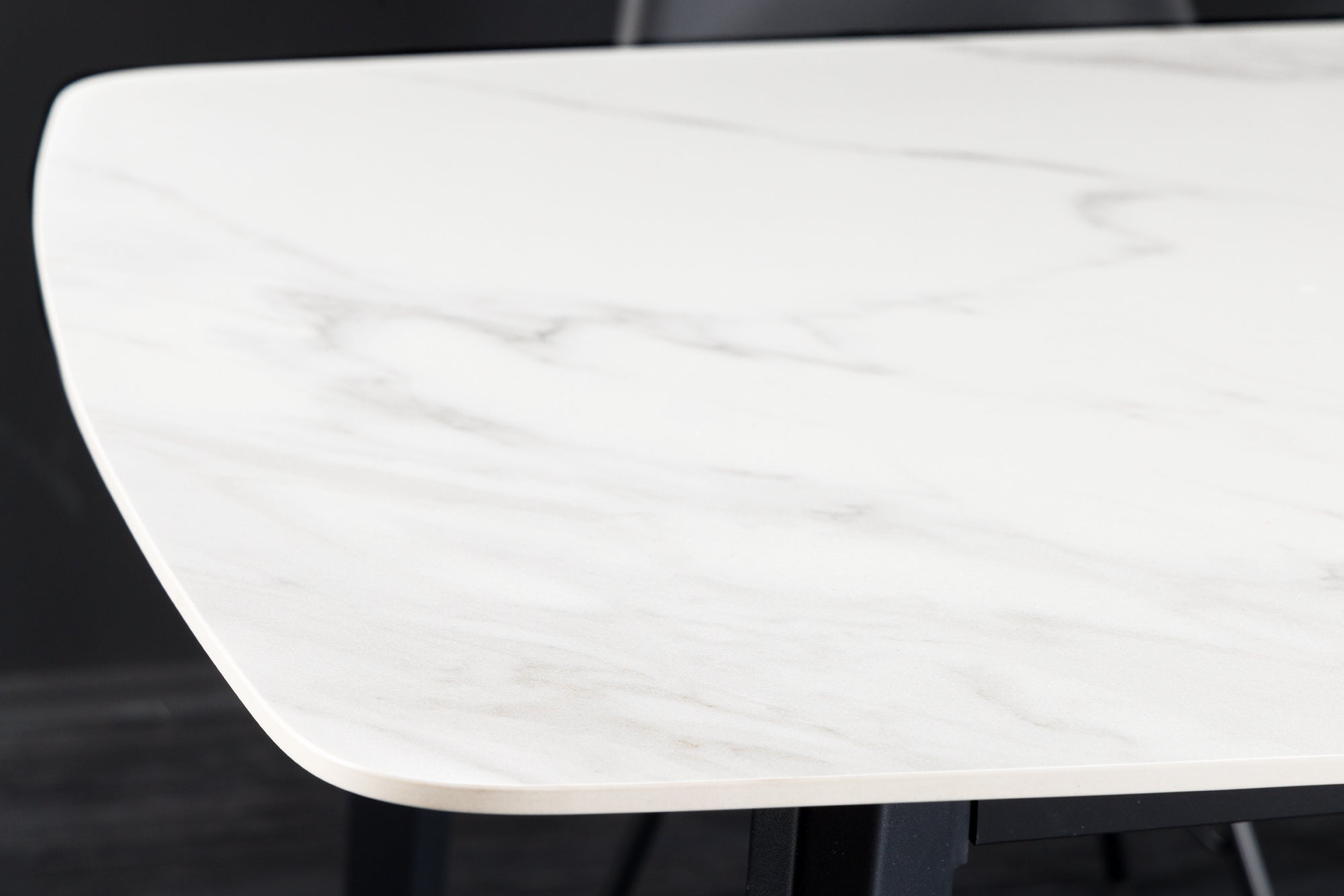 Mesa de comedor MILANO 160 cm cerámica mármol blanco estructura de metal negro