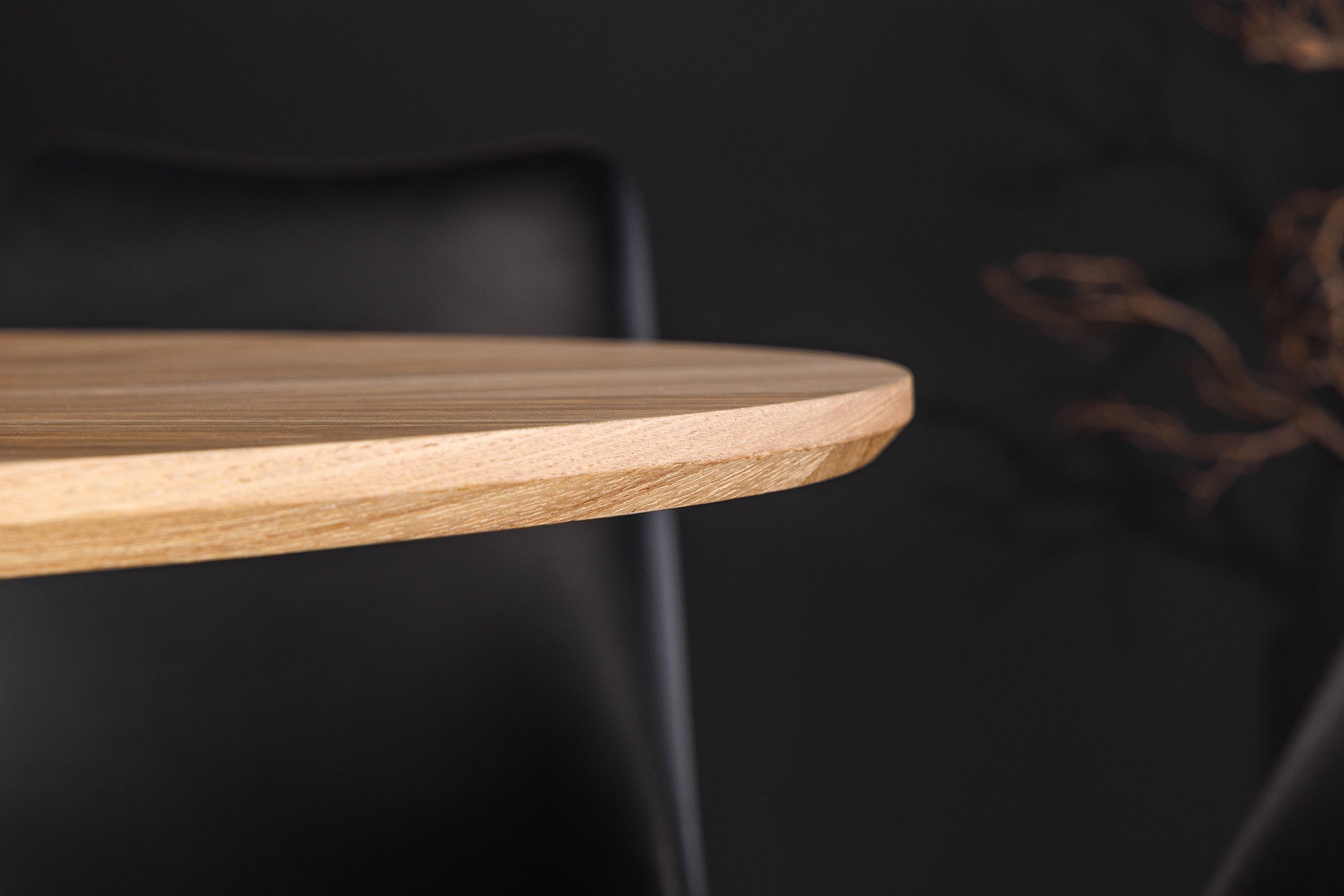 Table à manger ronde ATELIER 120cm chêne naturel pied colonne métal noir