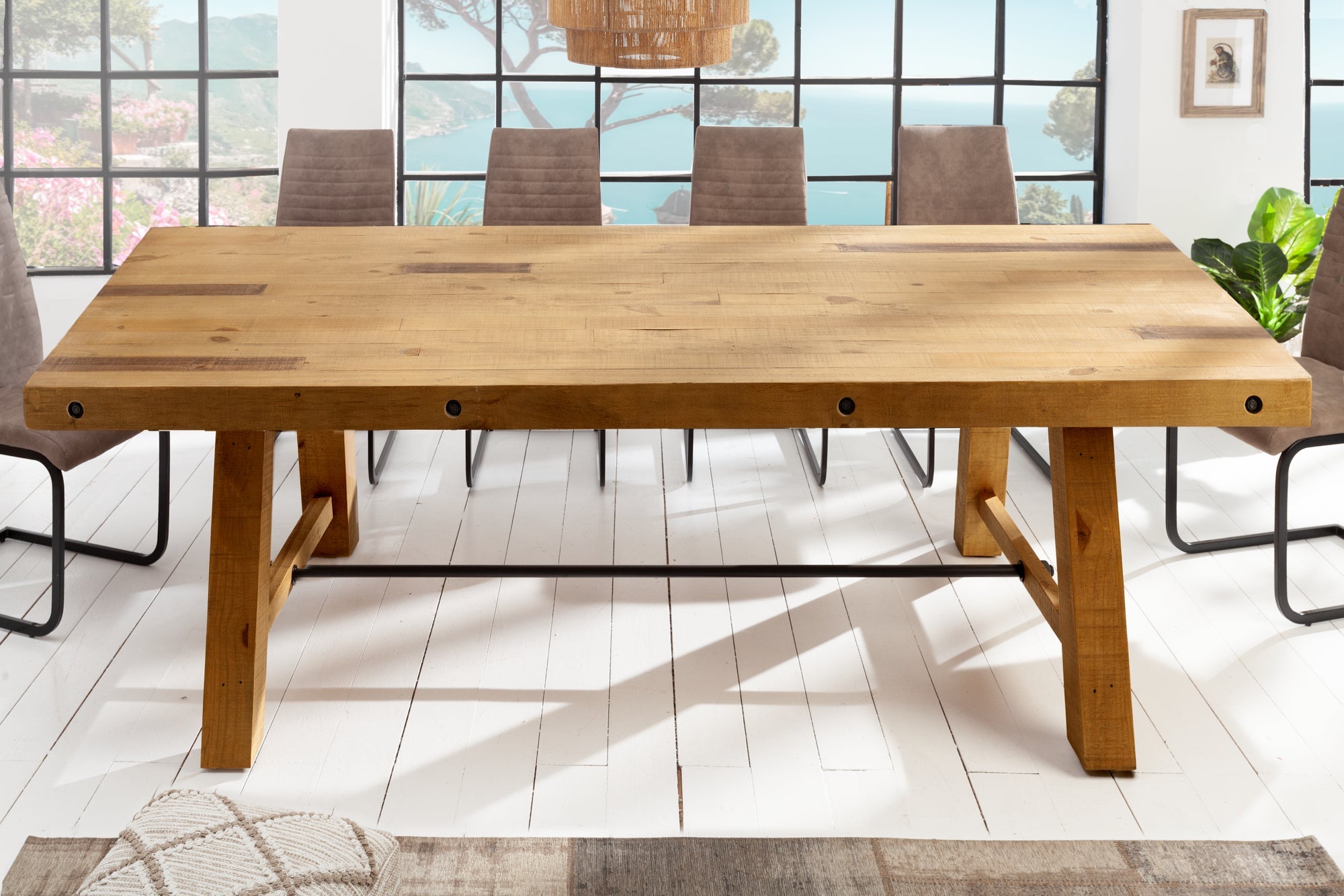 Table à manger solide FINCA 240 cm vintage marron en pin recyclé design industriel
