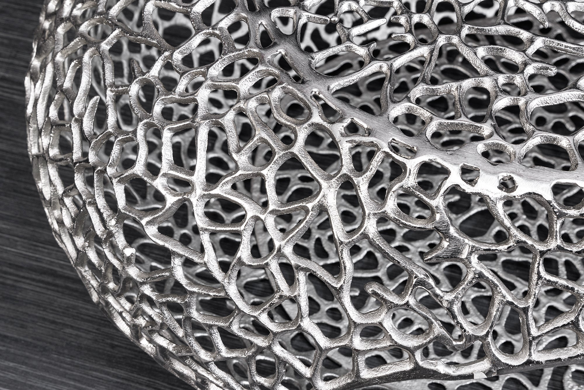 ORGANIC Mesa de centro artesanal de 120 cm con diseño de hoja de metal plateado y espacio de almacenamiento