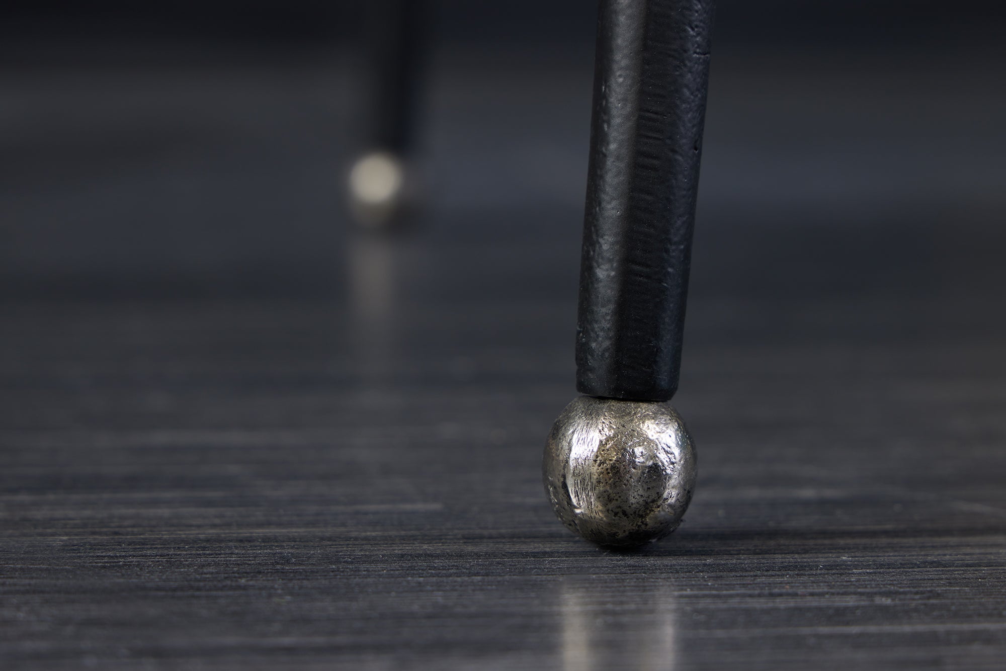 Table basse décorative GINKGO LEAFS 75cm métal argenté fait main