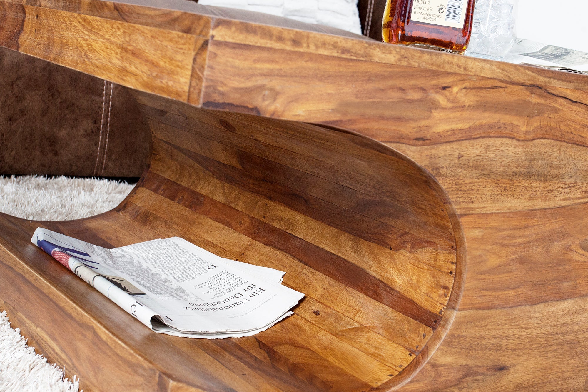 Table basse design CUBUS 120cm en bois massif de Sheesham marron finition pierre avec espace de rangement