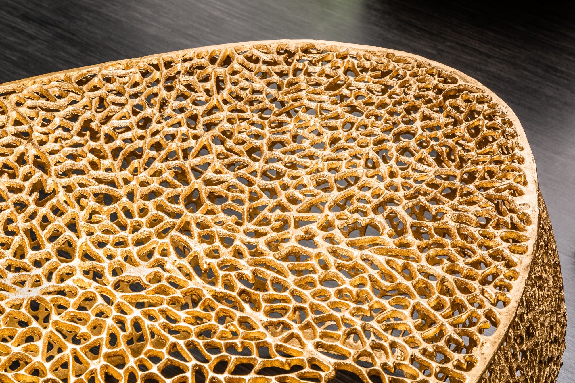 Table basse design filigrane ABSTRACT LEAF 120cm or fait main