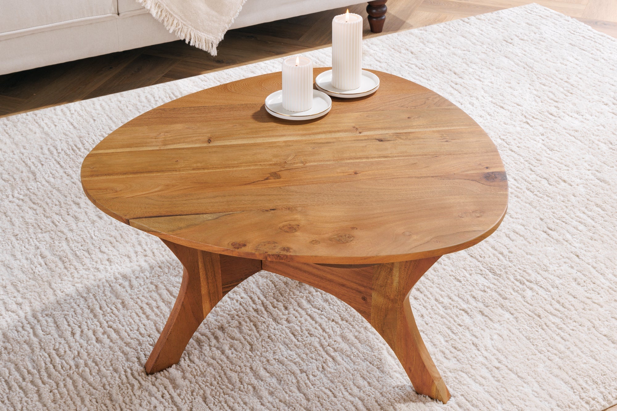 Table basse en bois massif ARCHITECTURE 70cm finition miel naturel acacia triangulaire