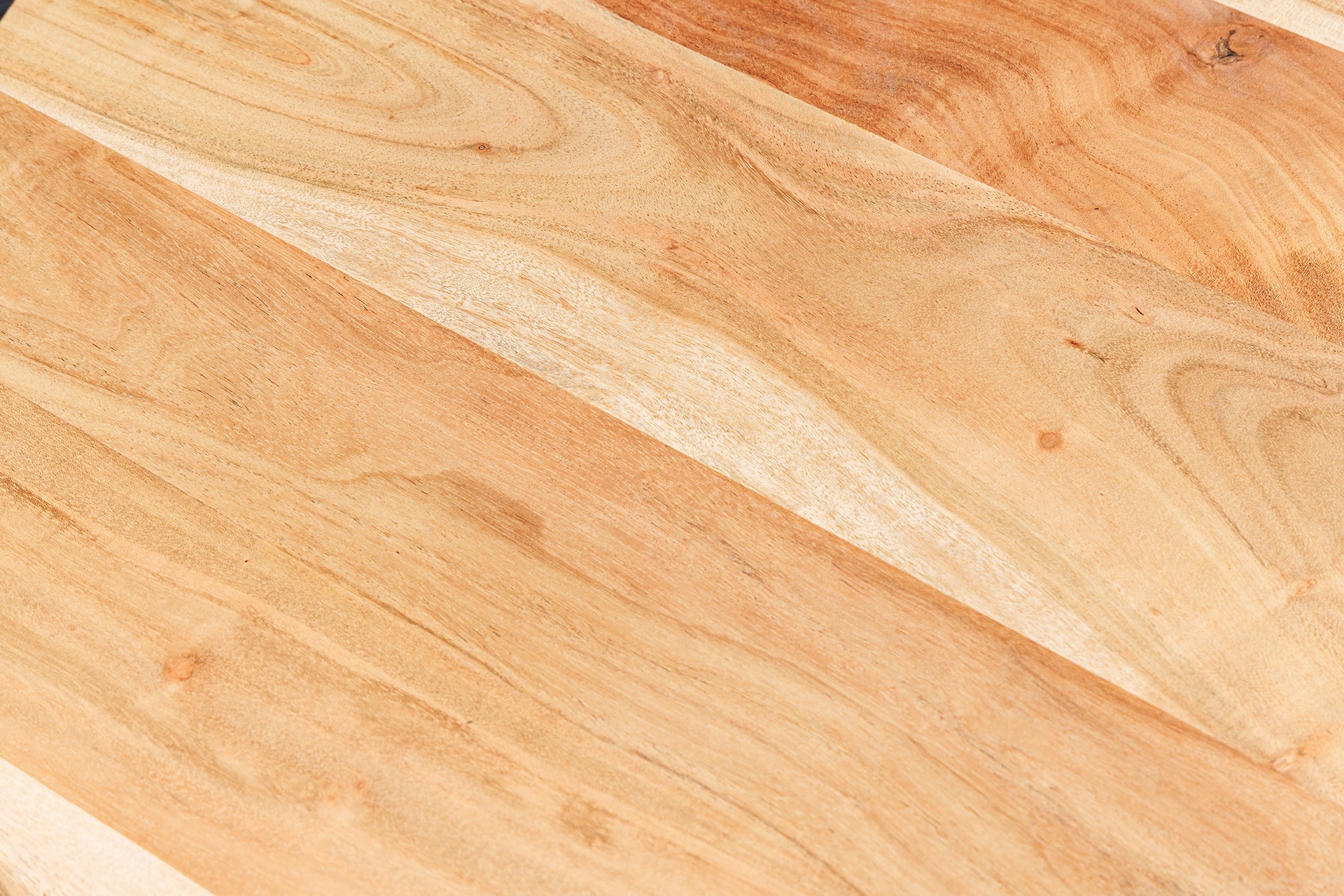 Table basse en bois massif BEAUTY BY NATURE 60cm acacia triangulaire métal noir