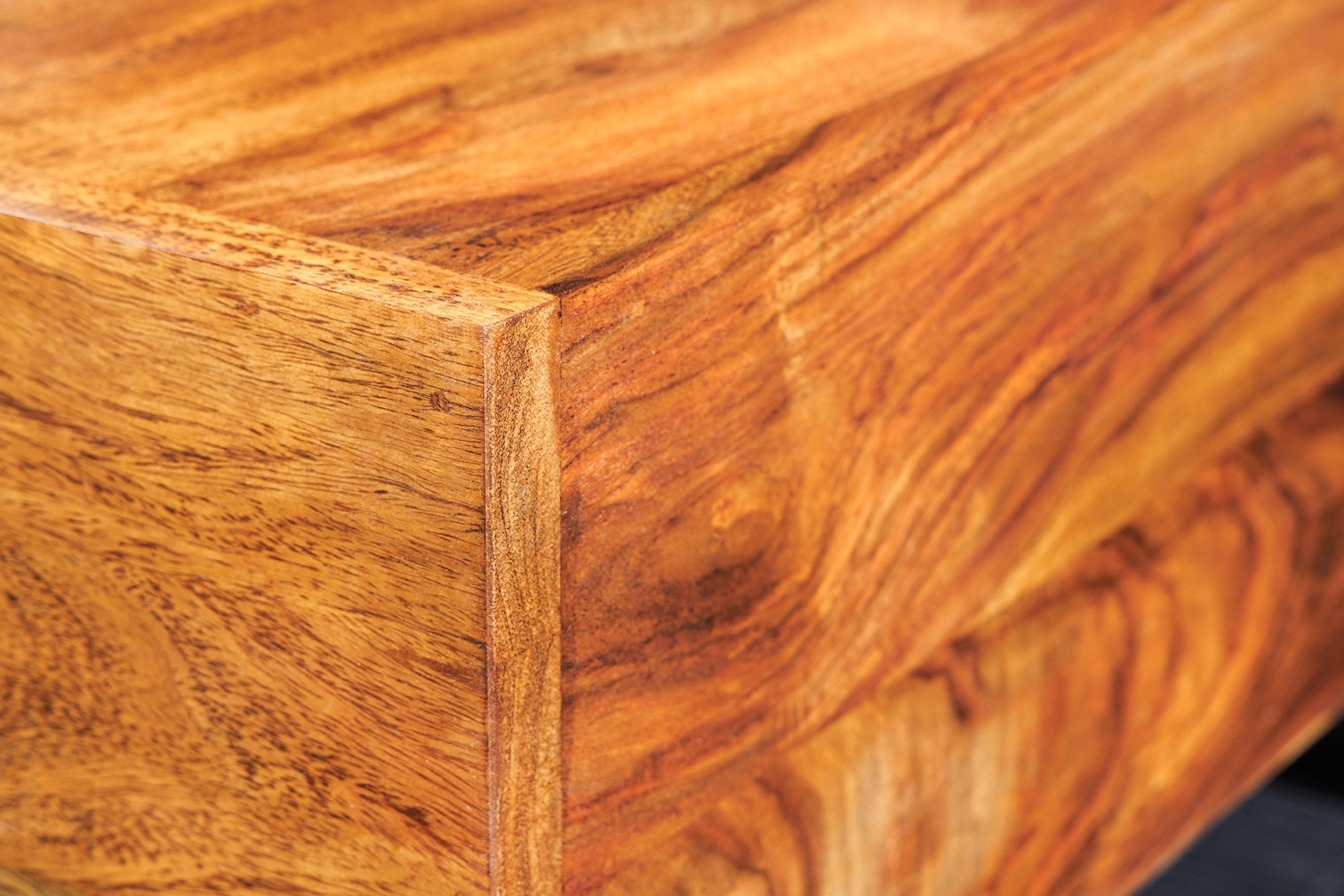 Table basse en bois massif GIANT 60cm marron finition pierre de Sheesham métal étagère noire