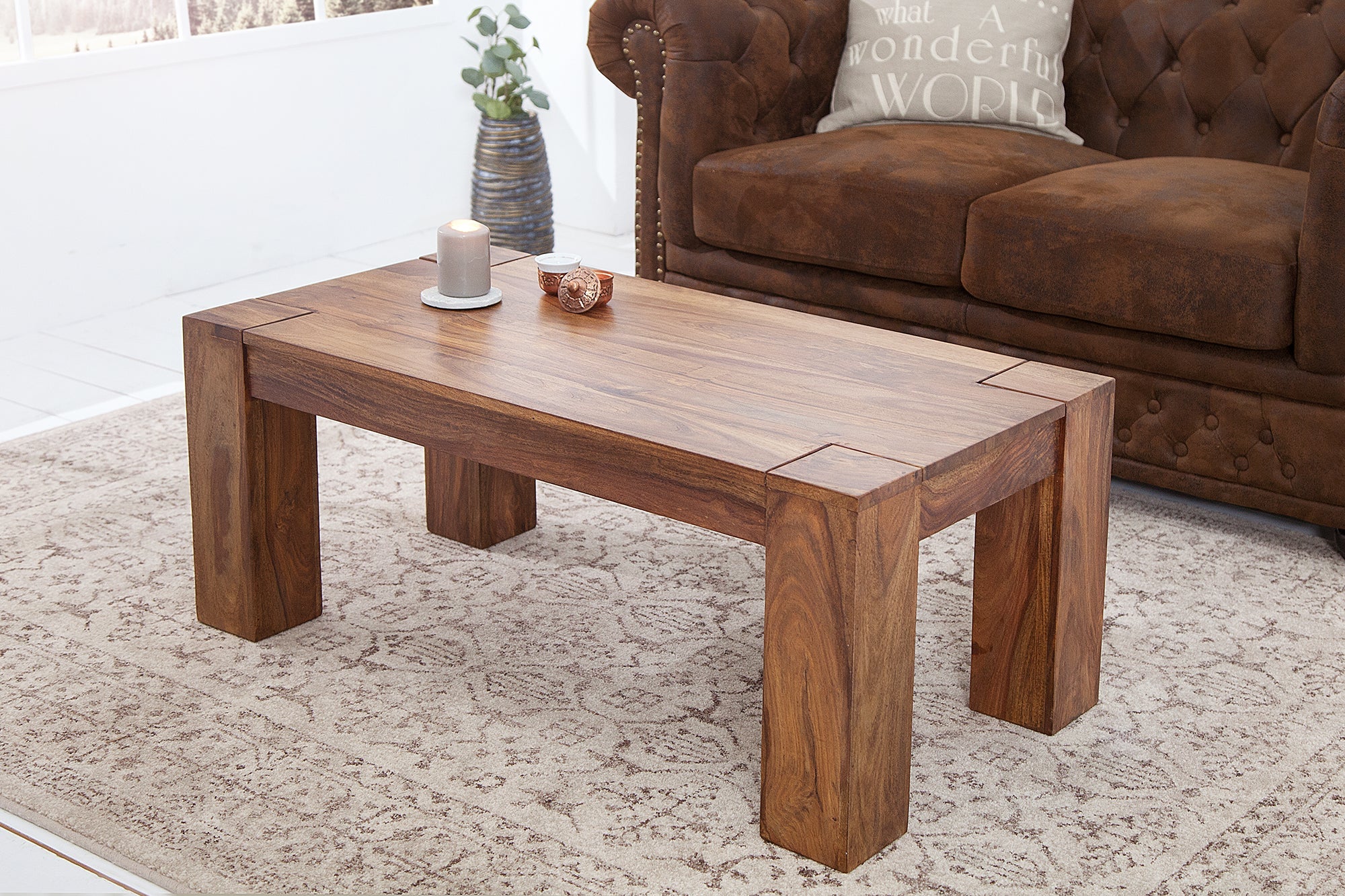Table basse en bois massif MAKASSAR 100cm finition pierre de Sheesham marron grain unique
