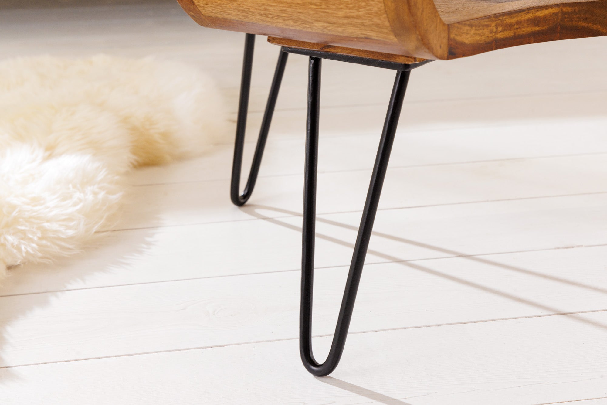 Table basse en bois massif ORGANIC LIVING 100cm finition pierre de Sheesham marron Pieds épingles