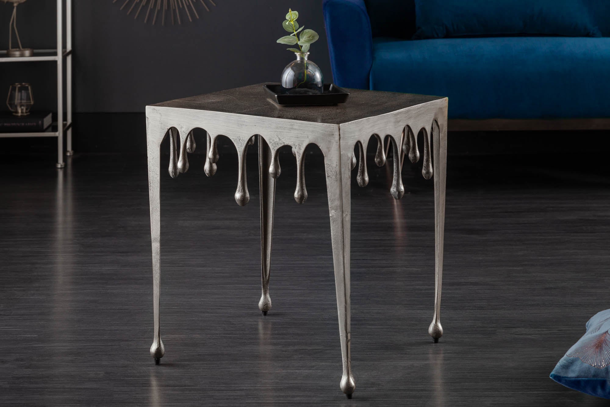 Table basse extravagante LIQUID LINE L 46cm design goutte argent