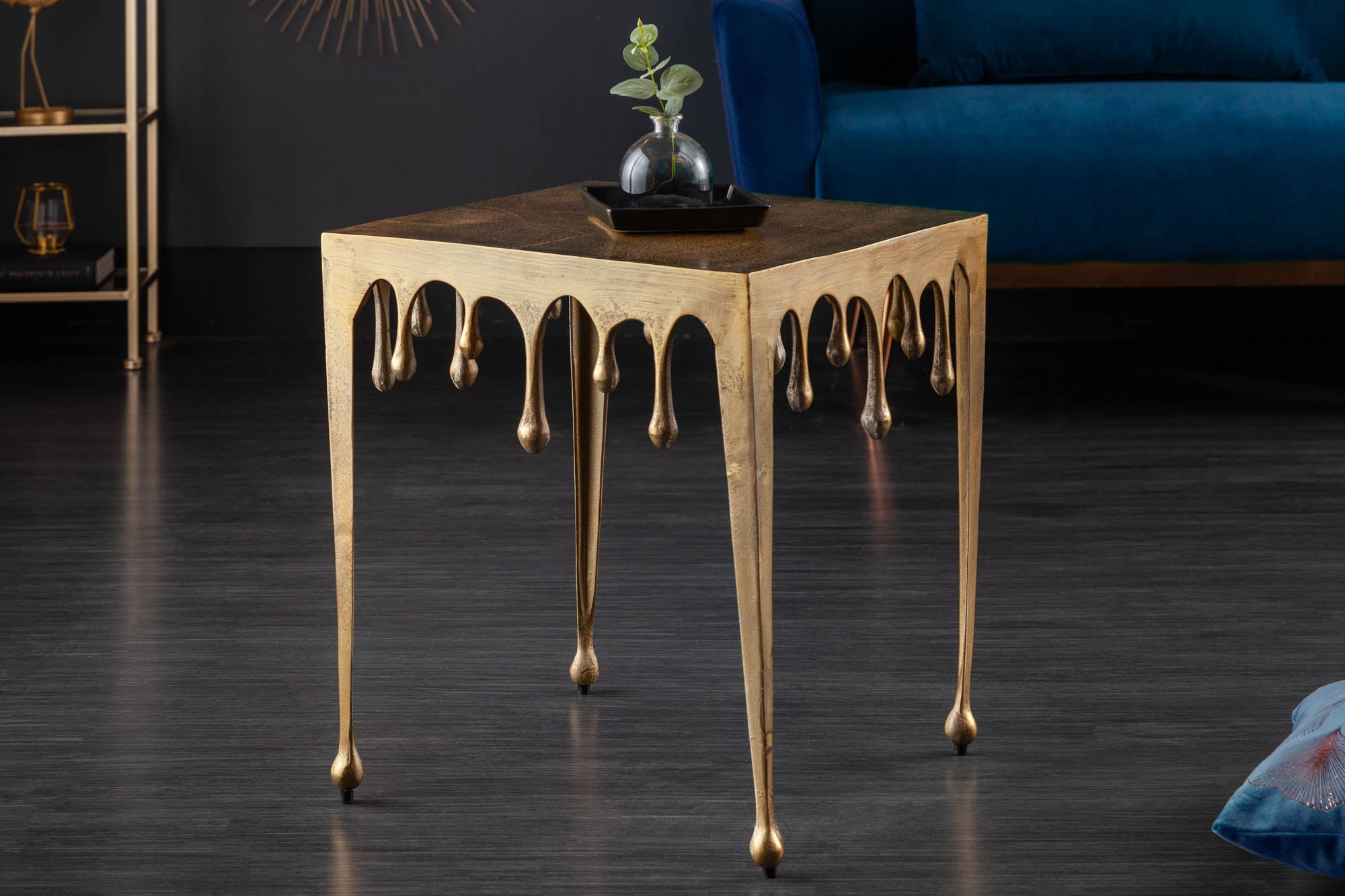 Table basse extravagante LIQUID LINE L 46cm design goutte d'or