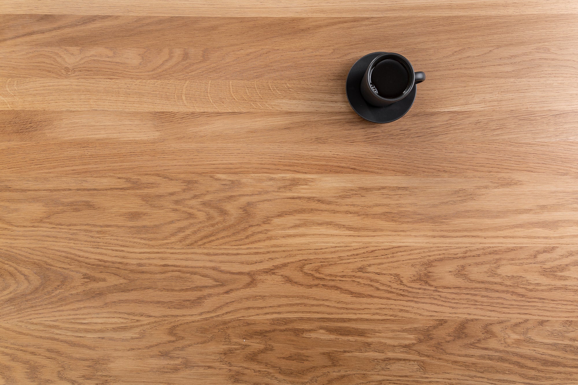 Table basse industrielle APPARTEMENT 95cm chêne massif huilé avec étagère structure métal noir