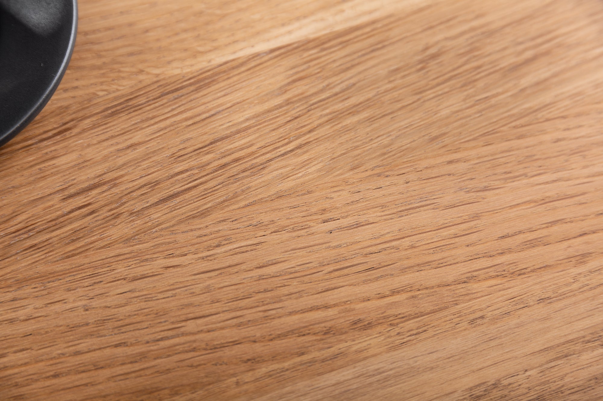 Table basse industrielle APPARTEMENT 95cm chêne massif huilé avec étagère structure métal noir