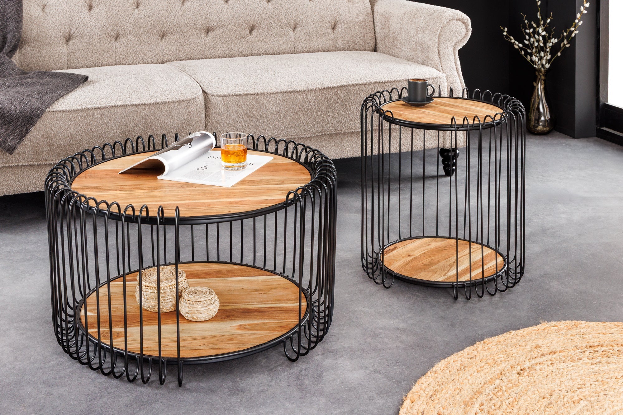 Table basse industrielle TRUE ELEMENTS 70cm en bois massif d'acacia naturel