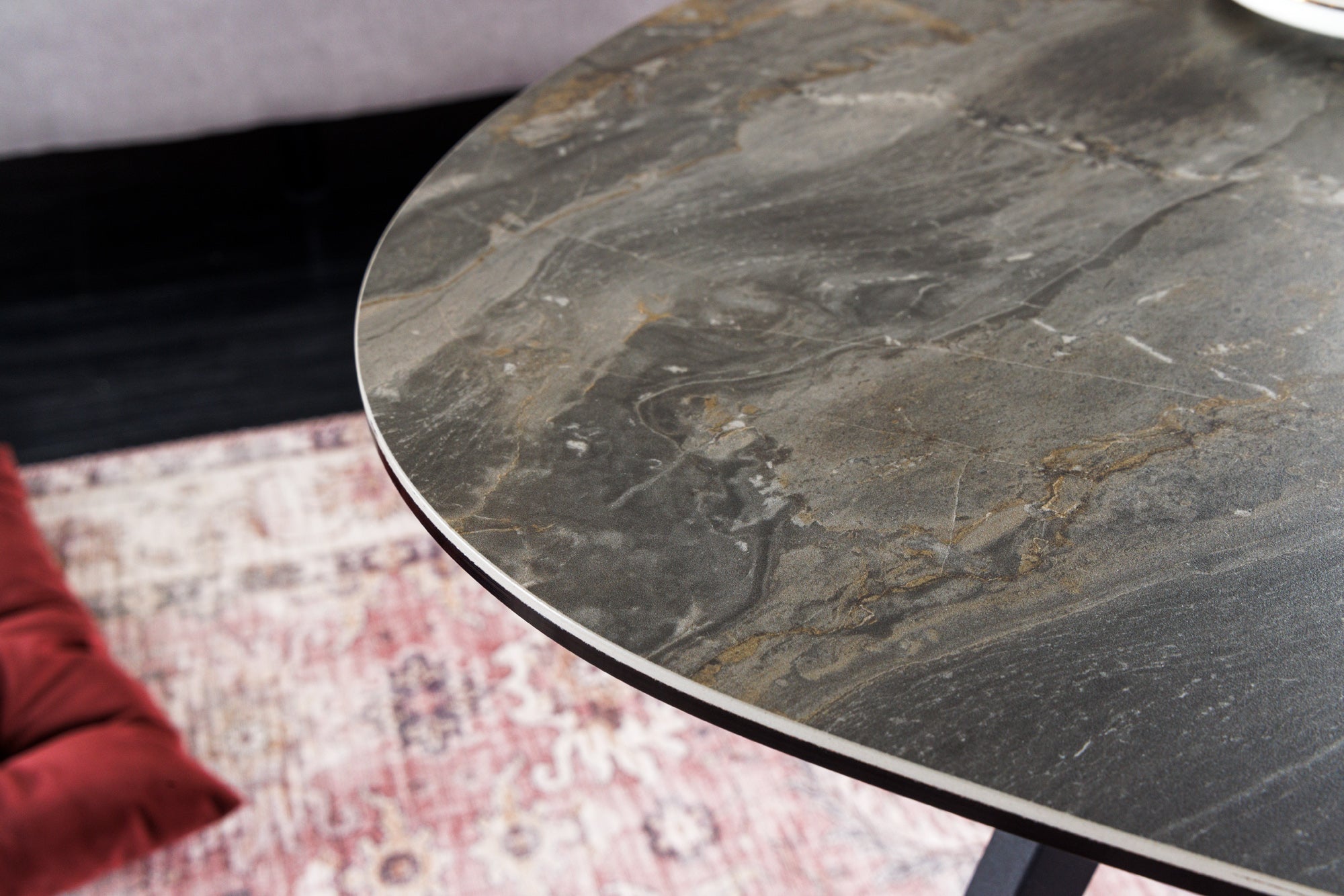 Table basse moderne MARVELOUS 70cm en céramique marbre taupe fabriquée en Italie